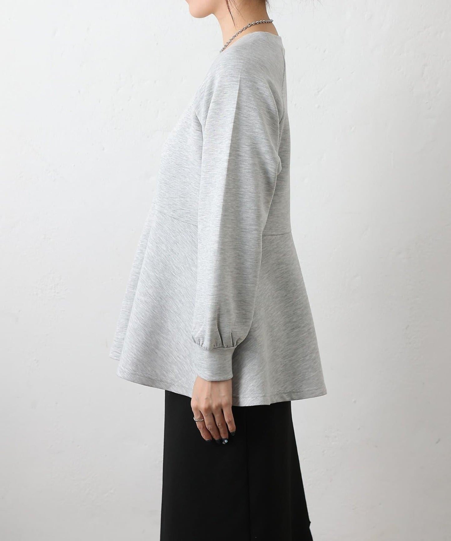 箱型荷葉邊下襬套頭衫