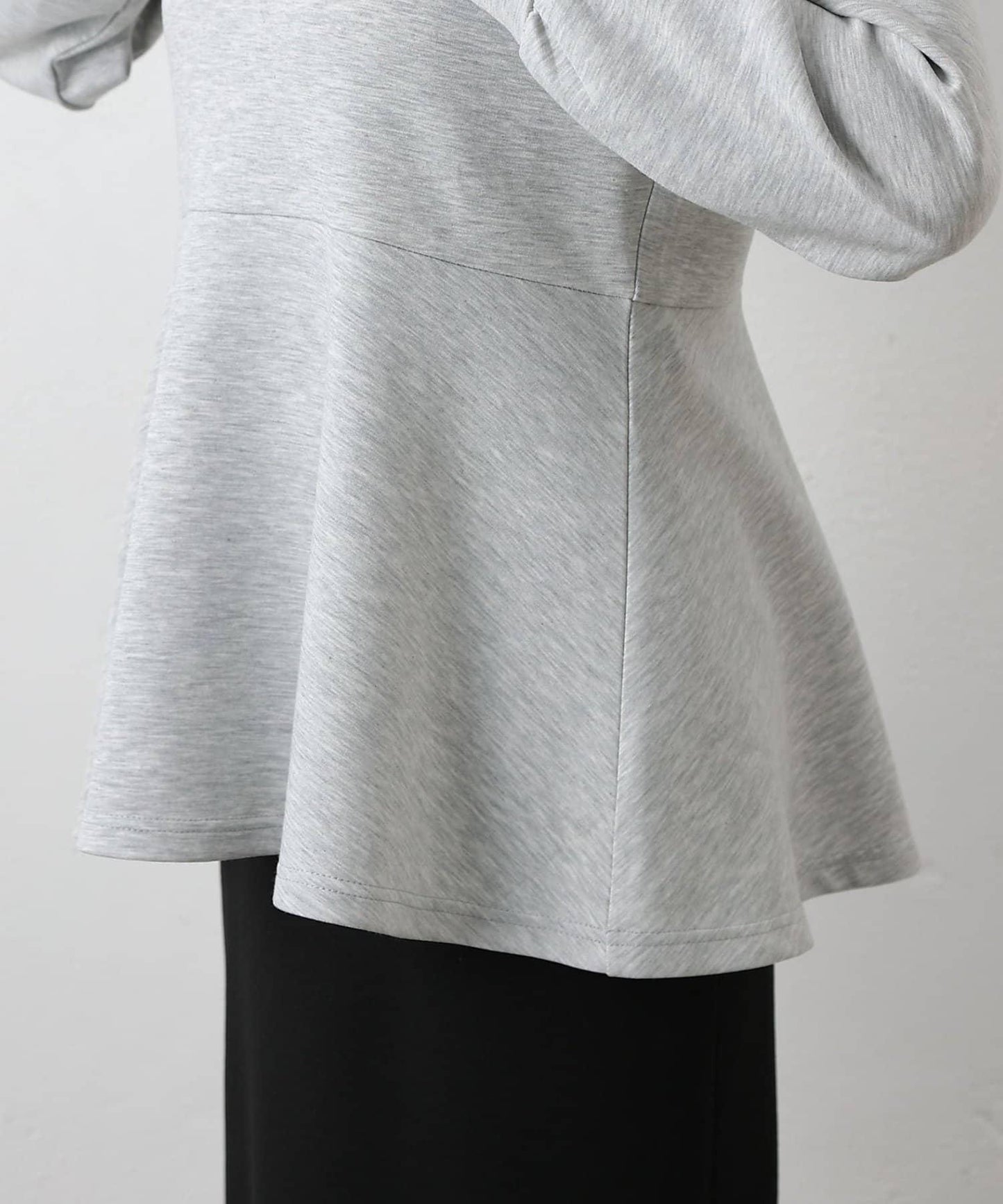 箱型荷葉邊下襬套頭衫