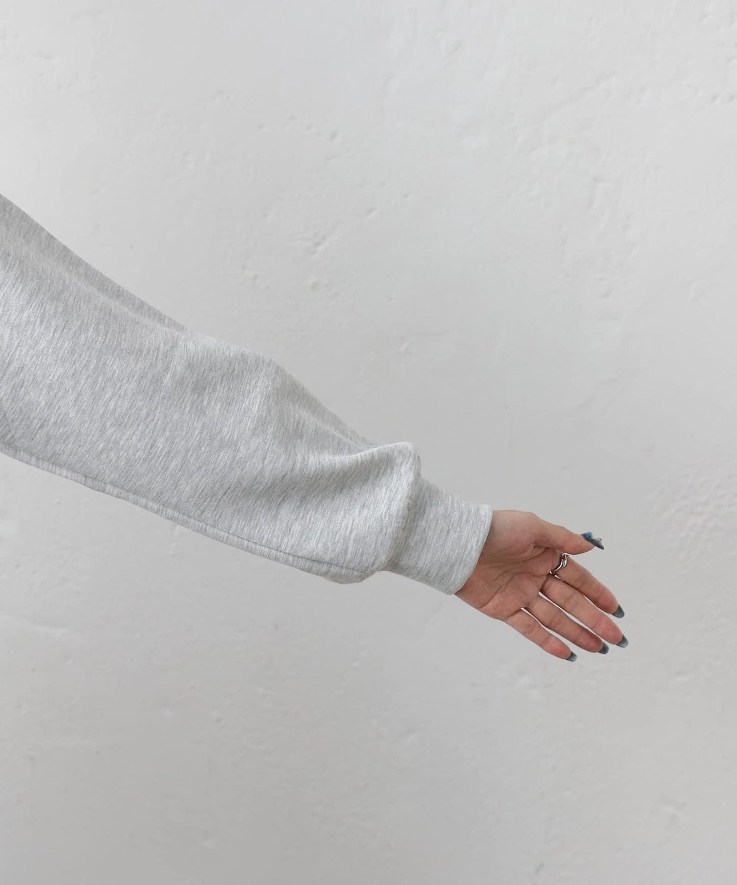 箱型荷葉邊下襬套頭衫