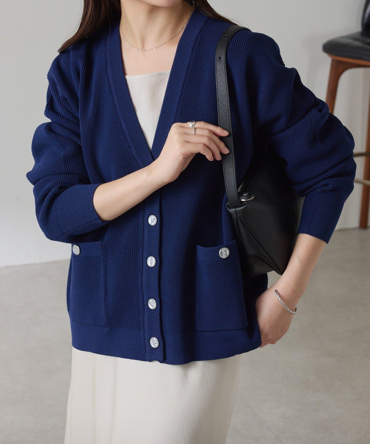 【腰部遮蓋】亮面紐扣開衫