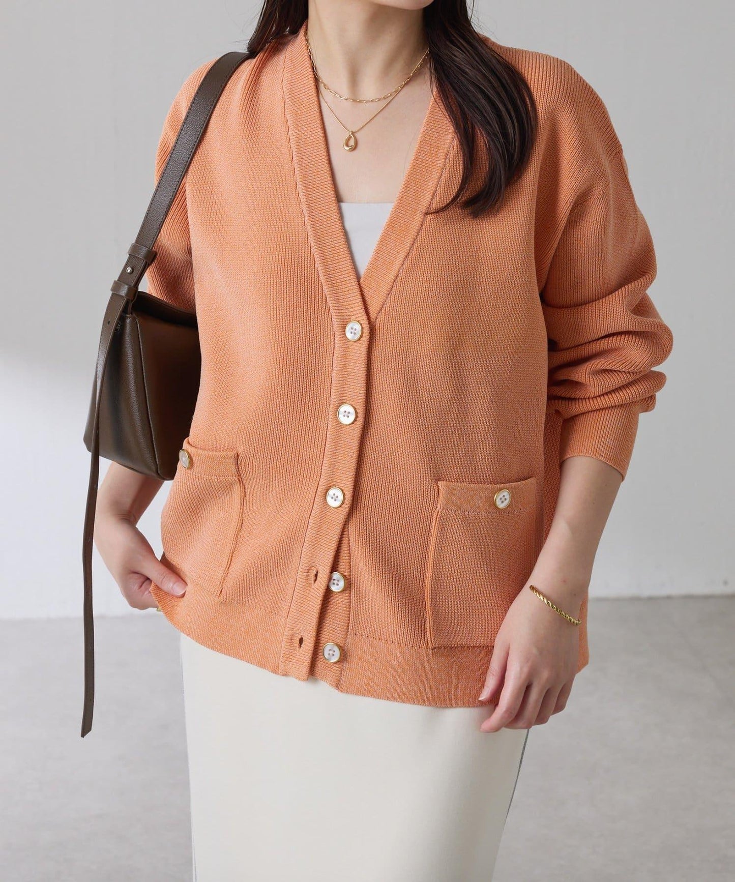 【腰部遮蓋】亮面紐扣開衫