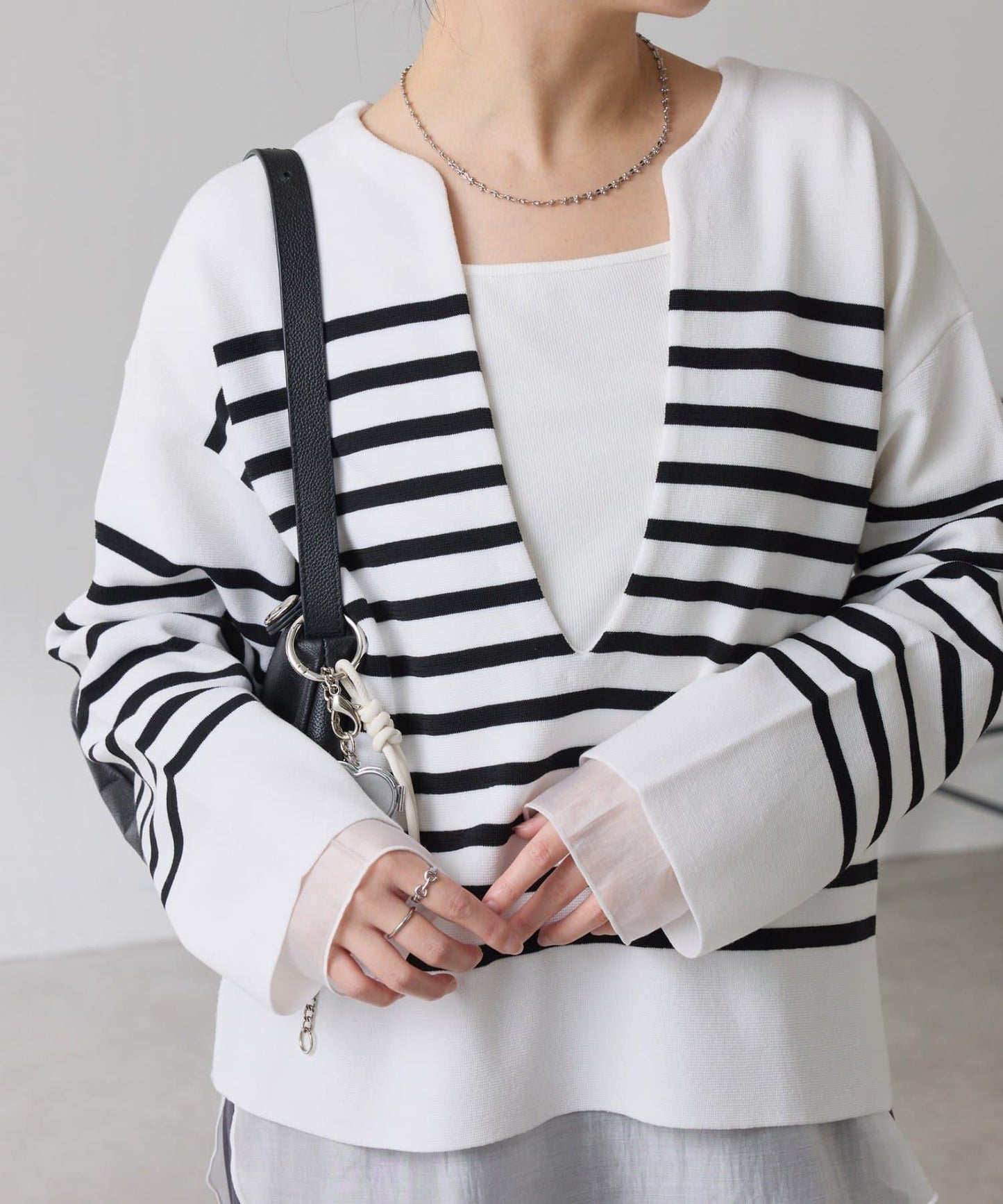 【顯瘦◎】V領巴斯克針織衫