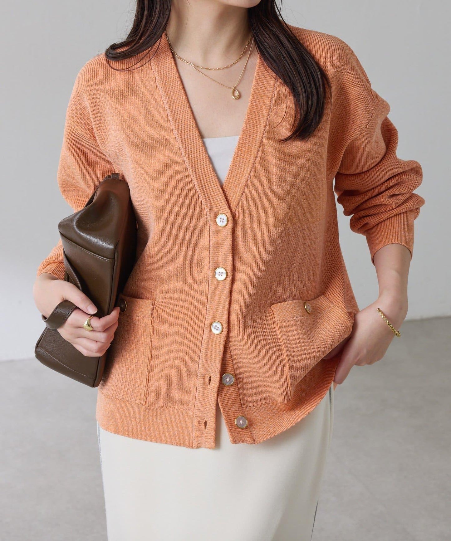 【腰部遮蓋】亮面紐扣開衫