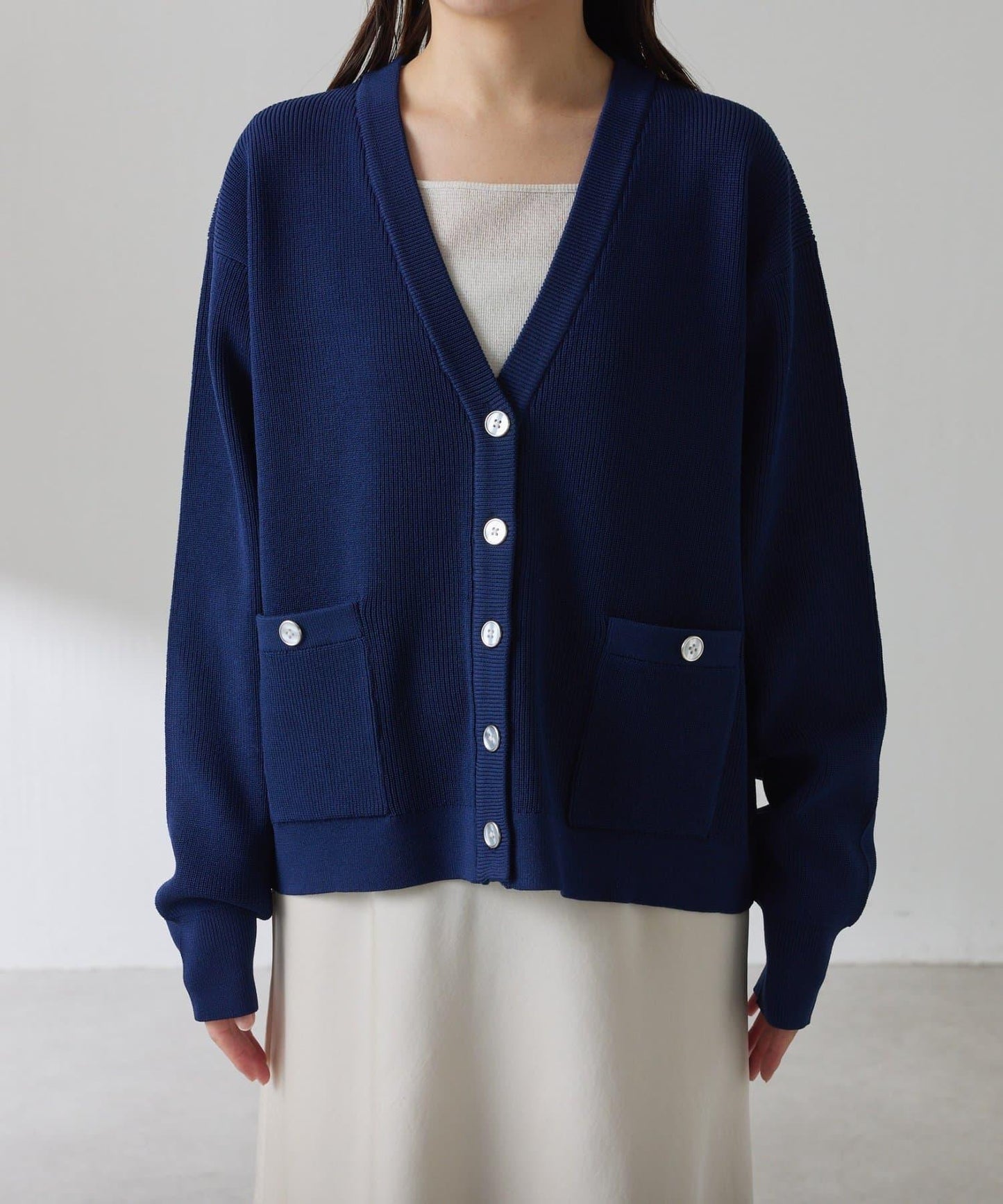 【腰部遮蓋】亮面紐扣開衫