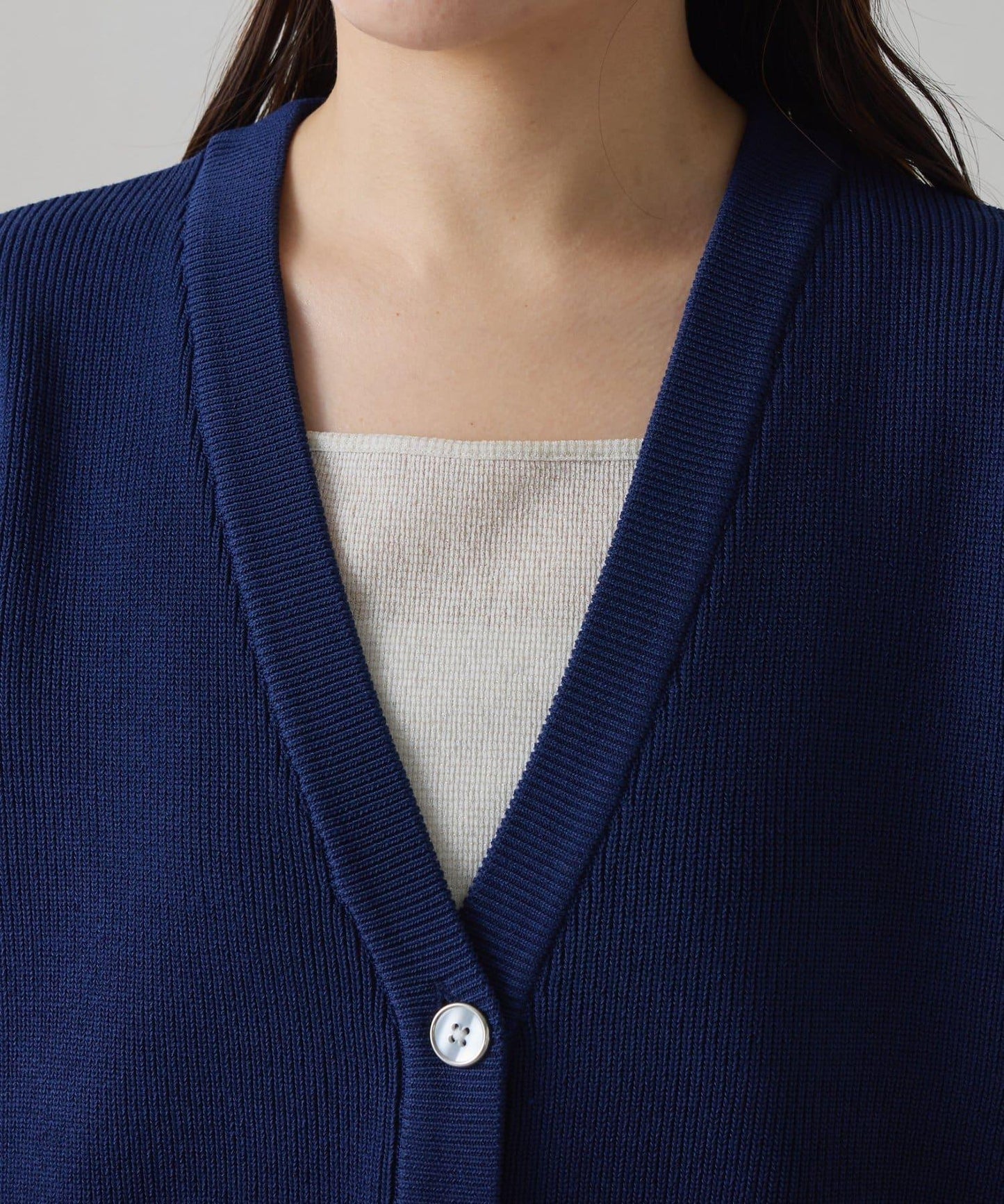 【腰部遮蓋】亮面紐扣開衫