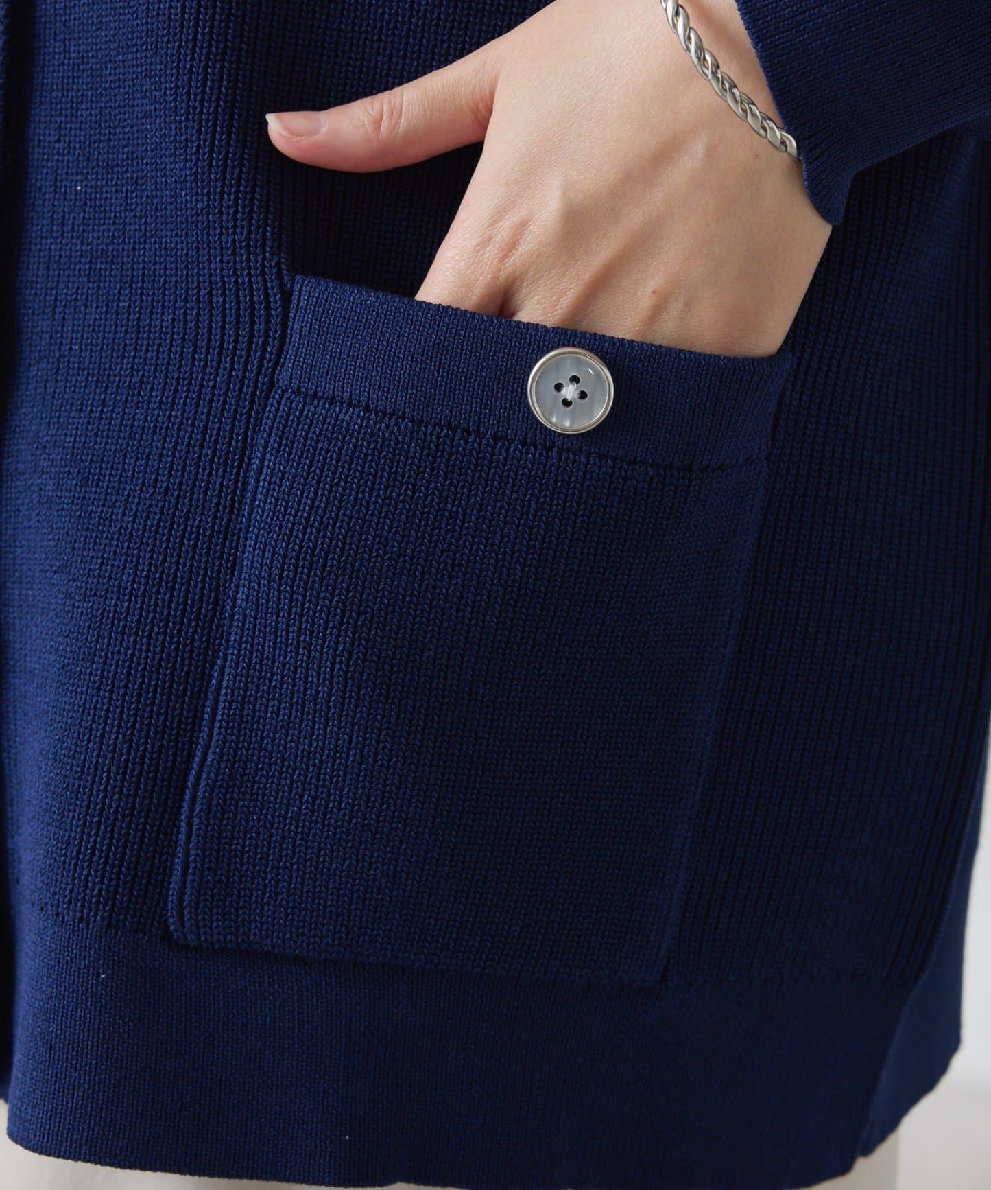 【腰部遮蓋】亮面紐扣開衫