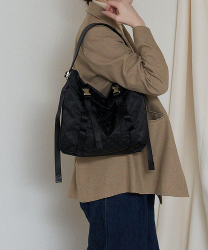 尼龍提花金屬扣中號單肩包