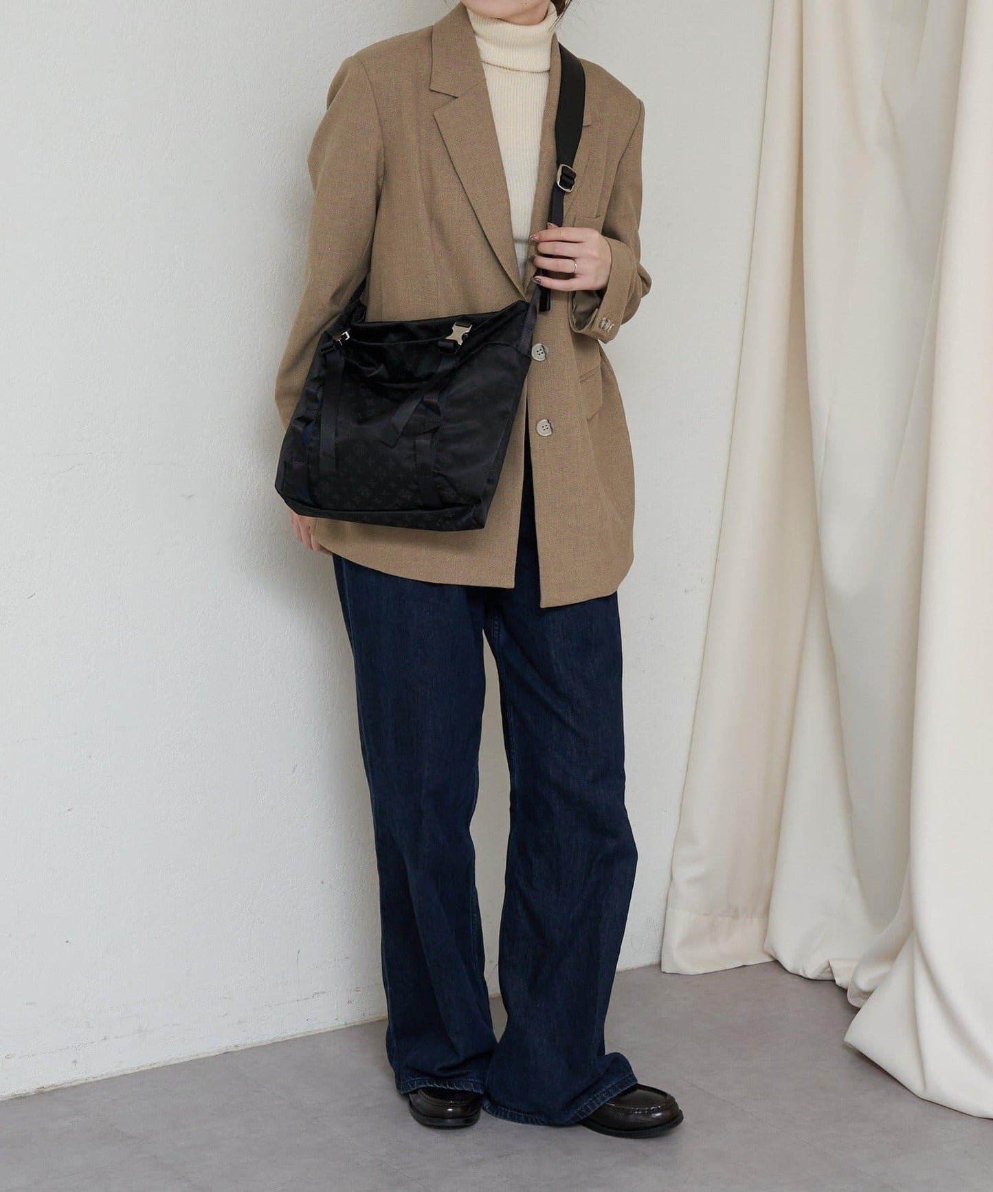 尼龍提花金屬扣中號單肩包