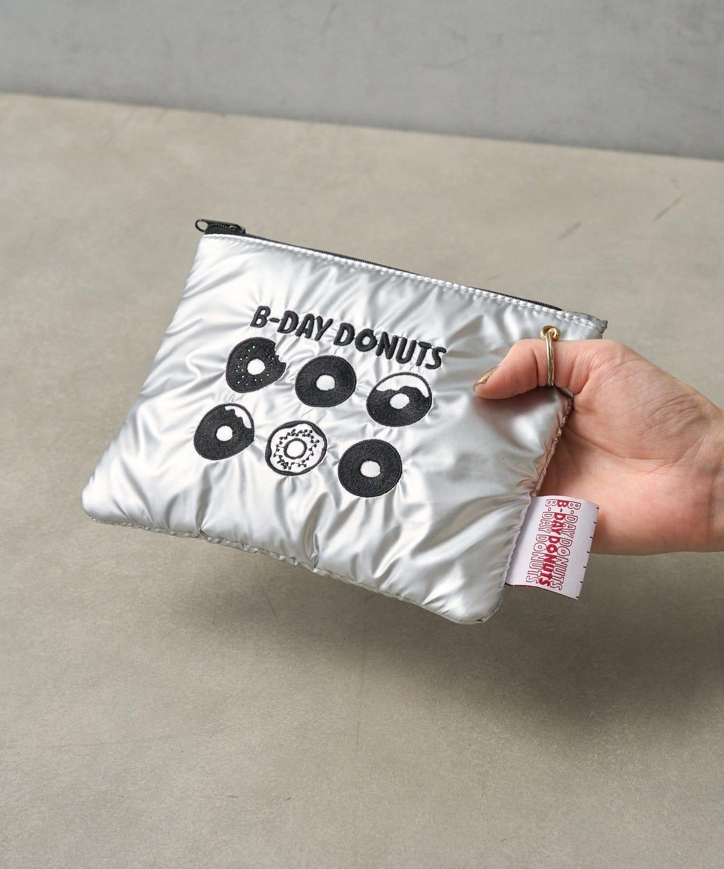 B-DAY DONUTS 刺繡收納包