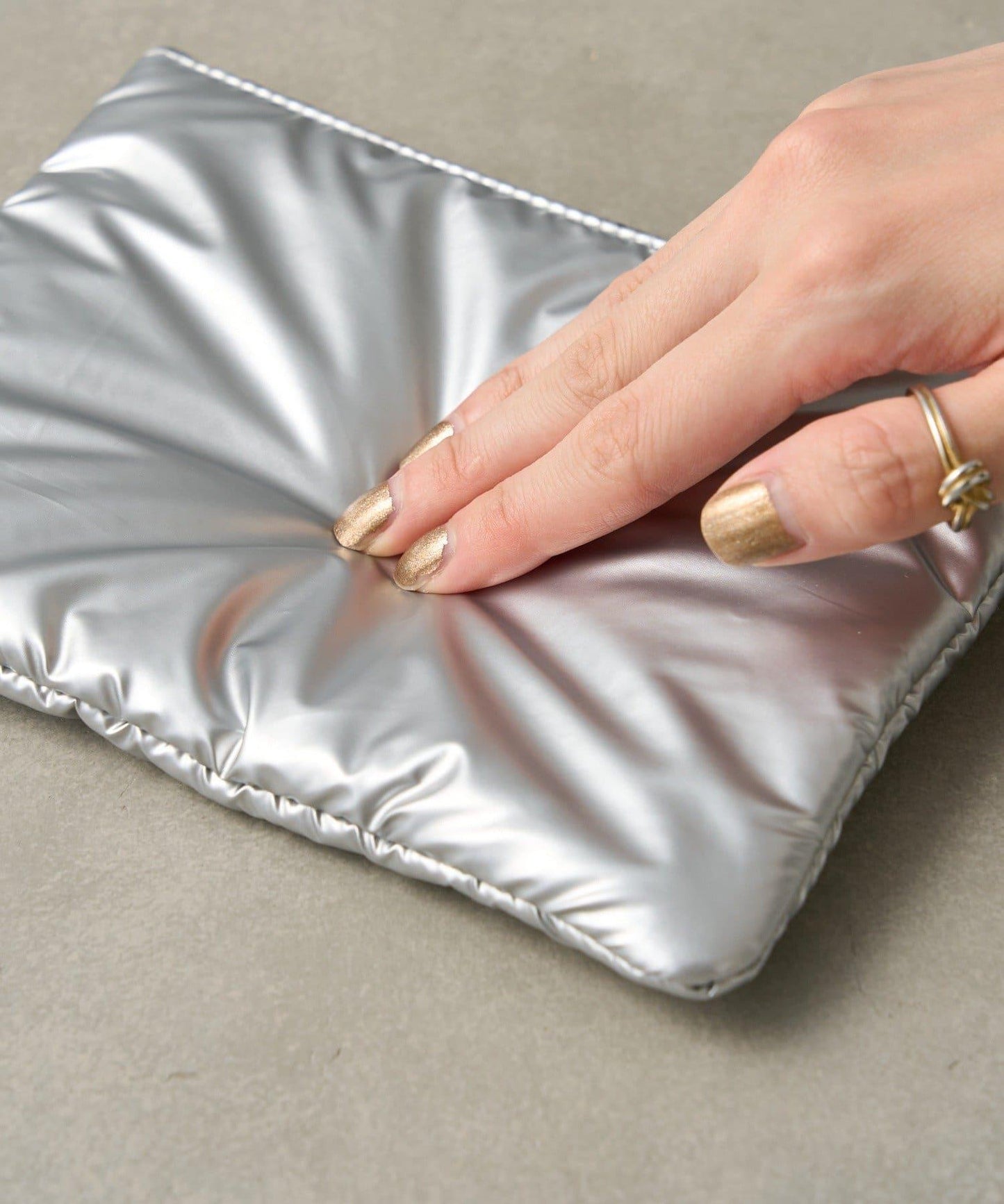 B-DAY DONUTS 刺繡收納包