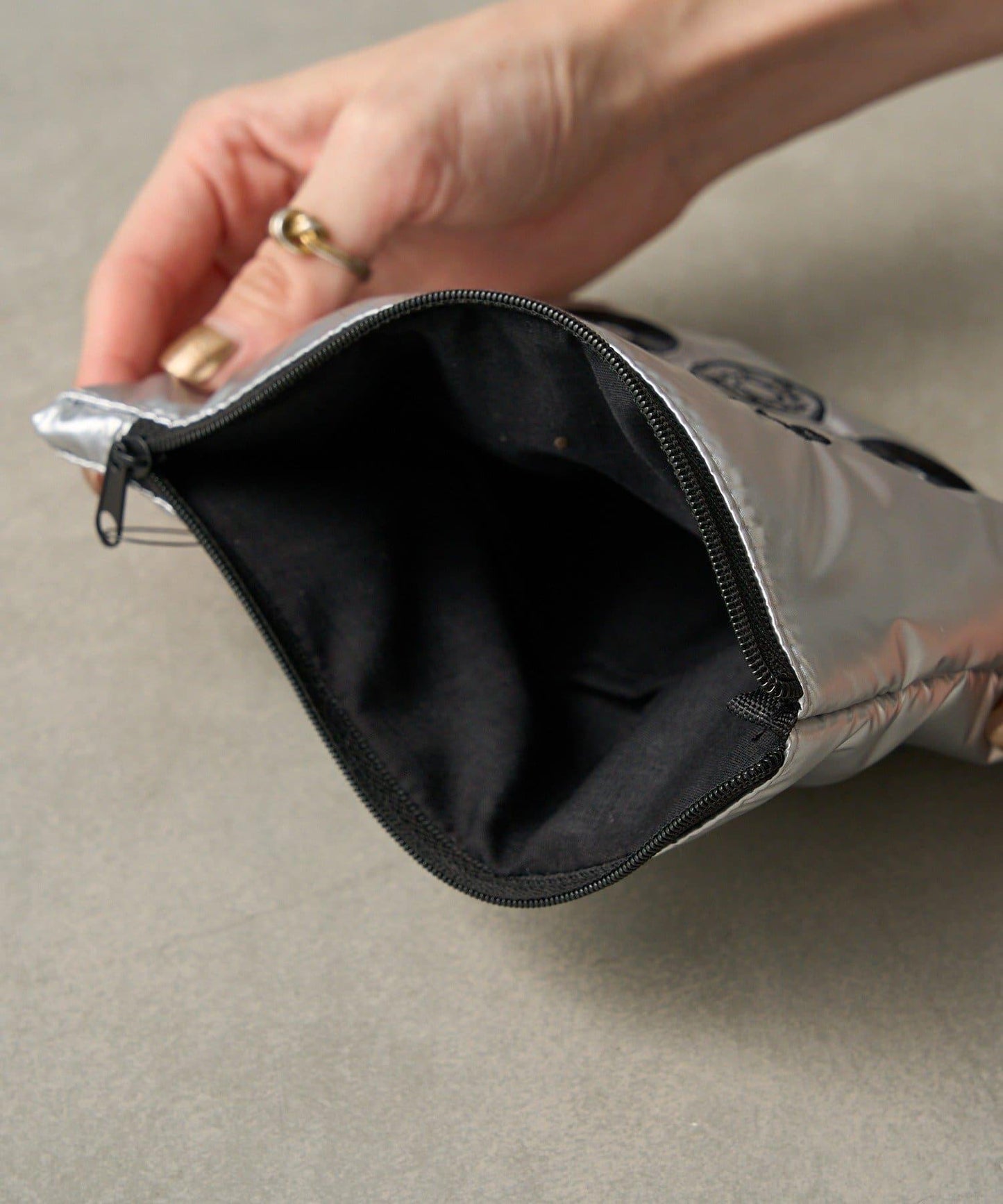 B-DAY DONUTS 刺繡收納包