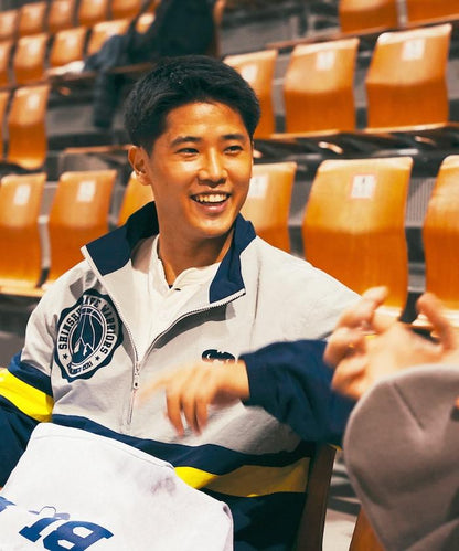 C&B尼龍套頭風衣