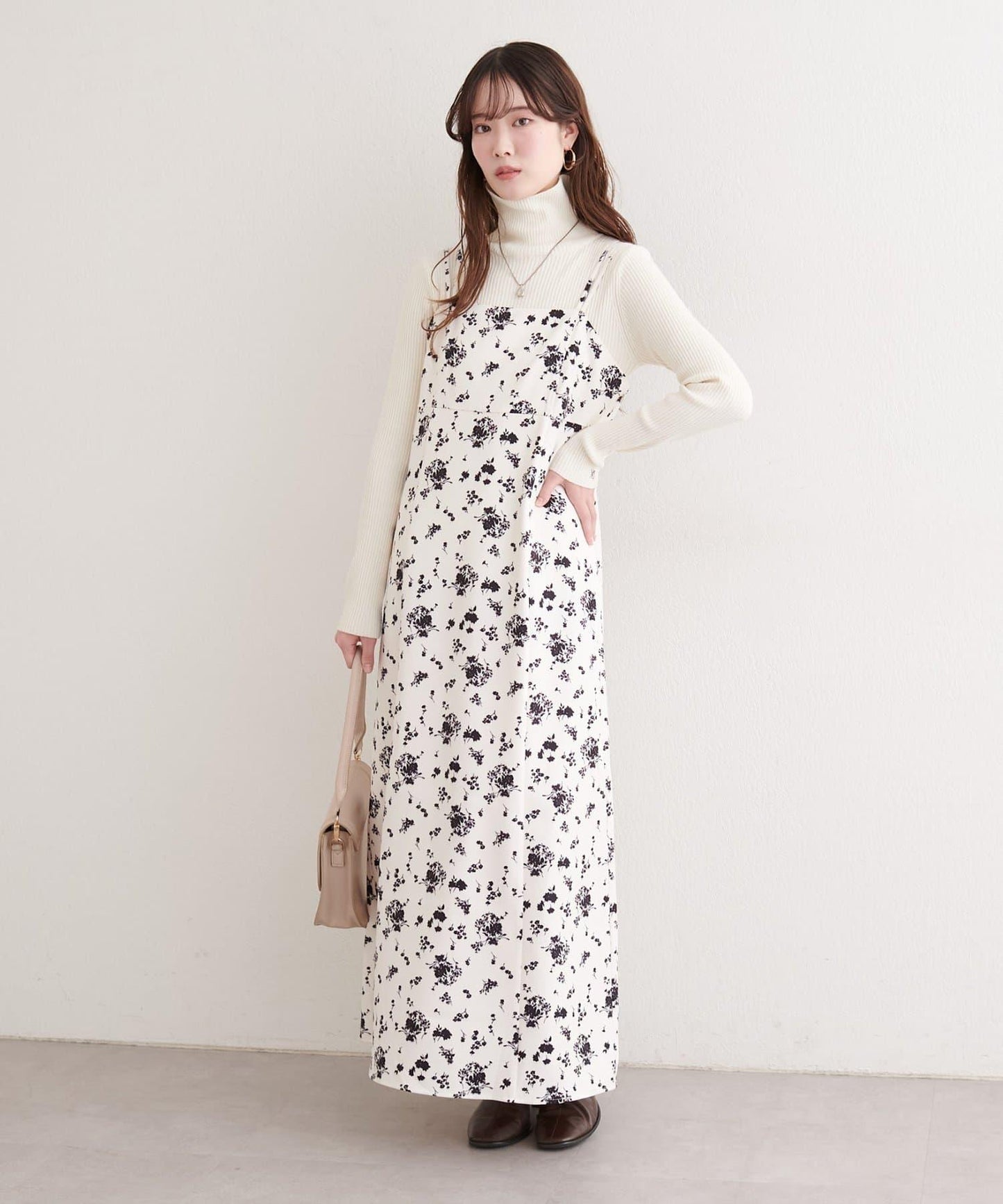 原創圖案吊帶連衣裙