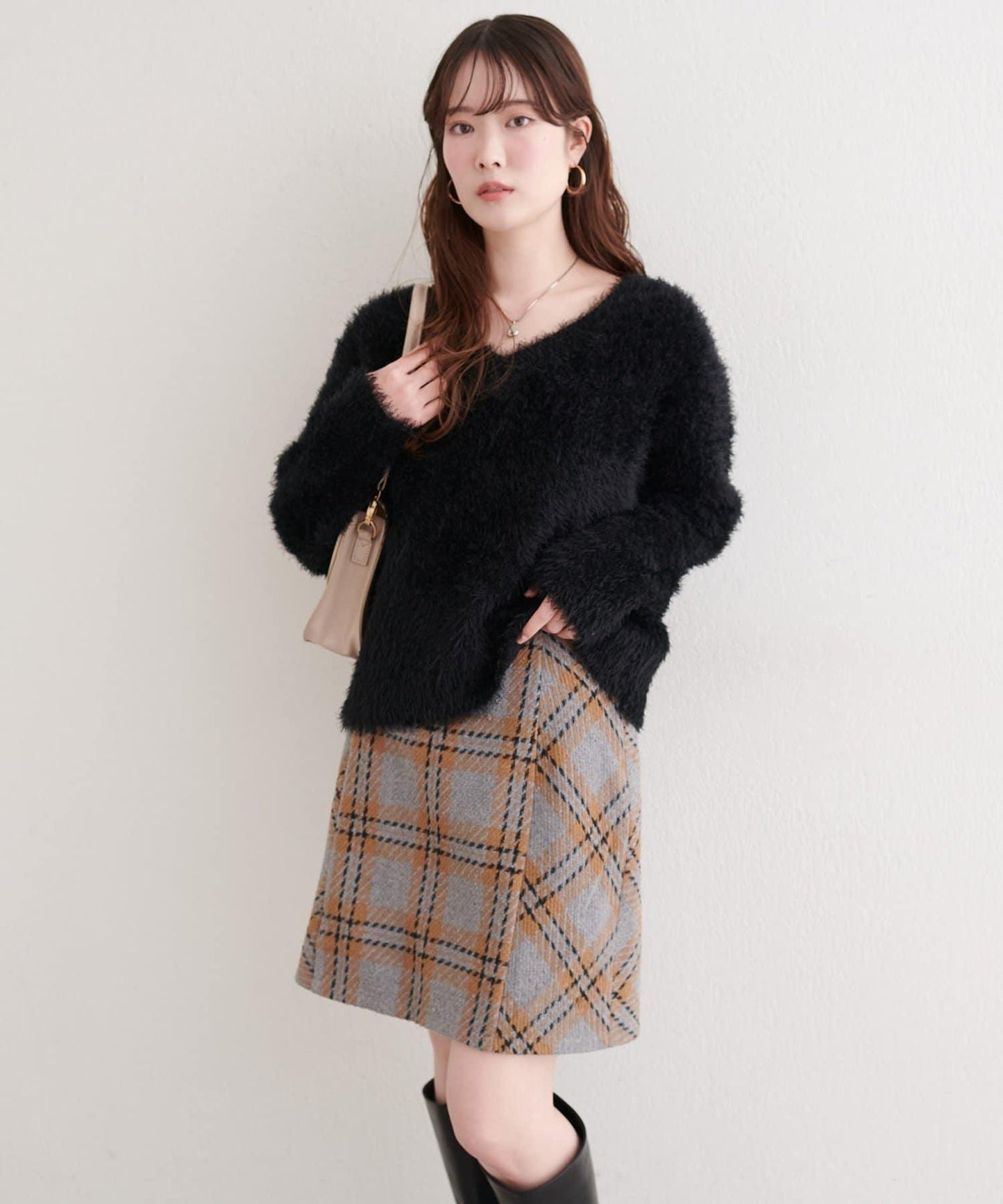 V領長毛針織套頭衫