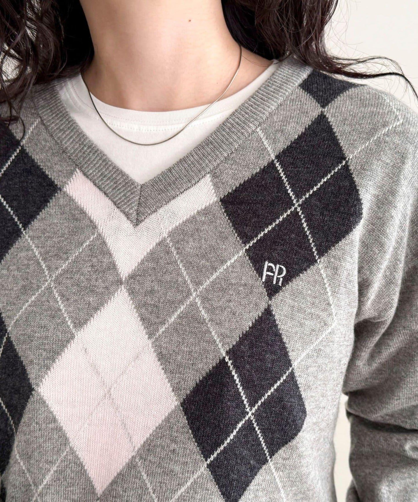 菱格紋嵌花V領針織衫