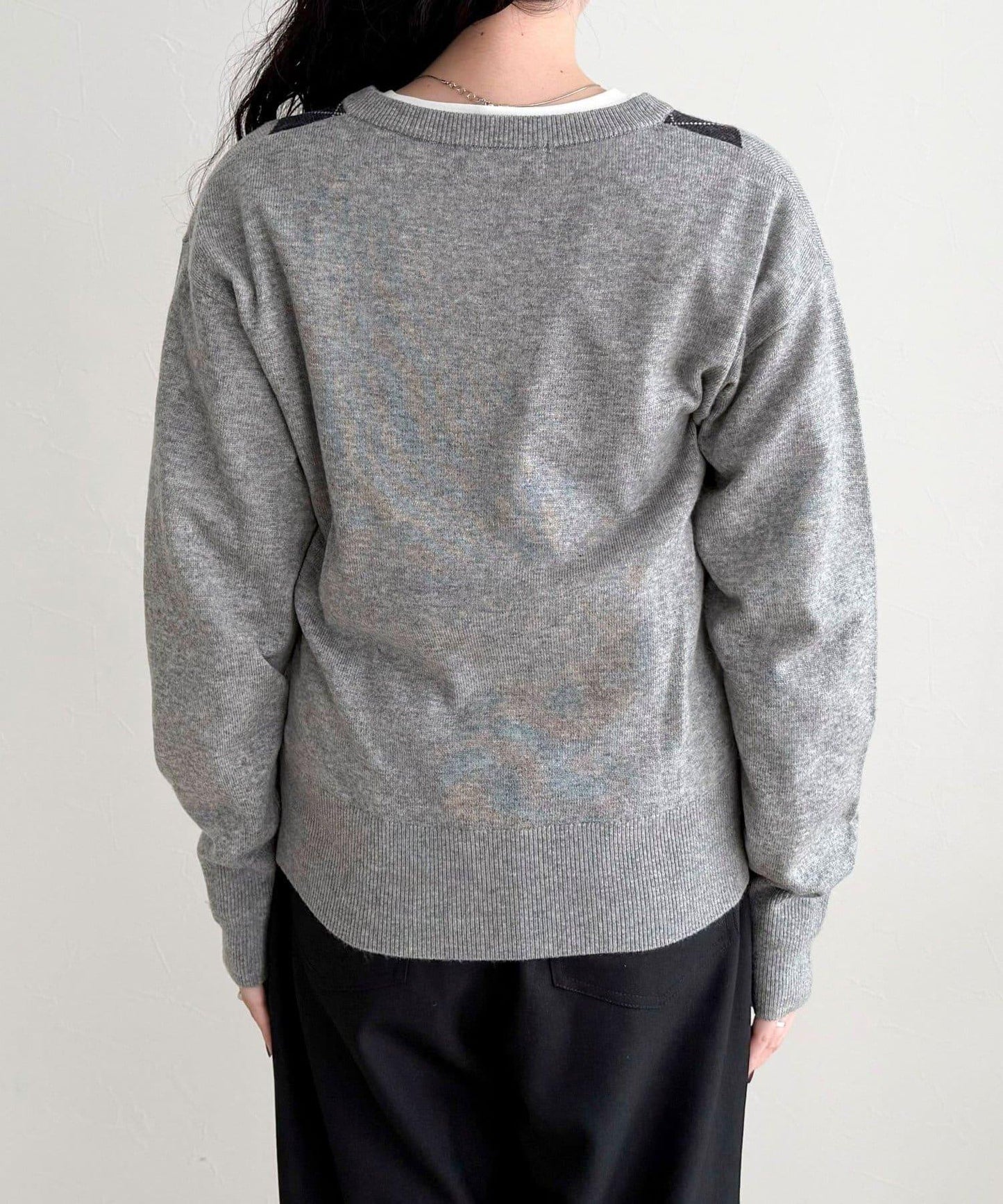 菱格紋嵌花V領針織衫