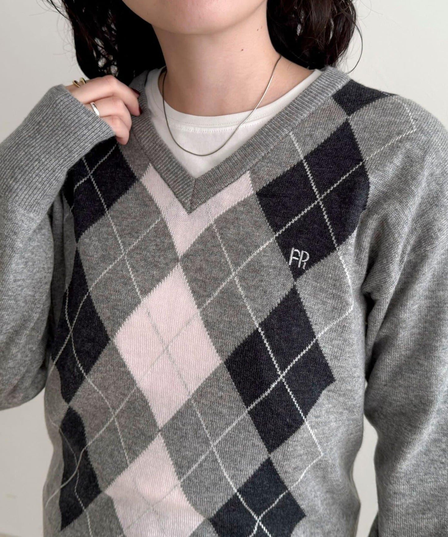 菱格紋嵌花V領針織衫