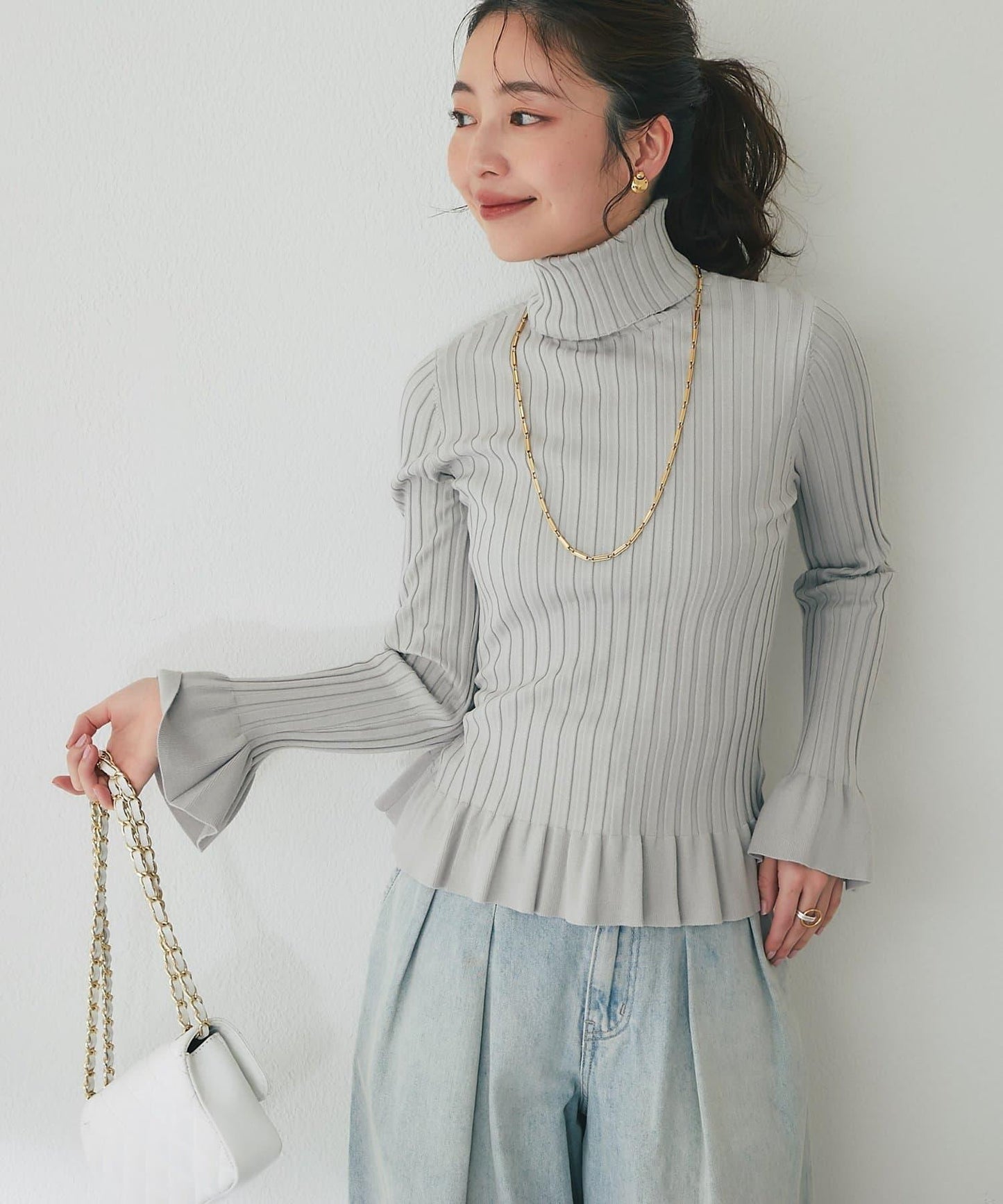 荷葉邊高領羅紋針織衫