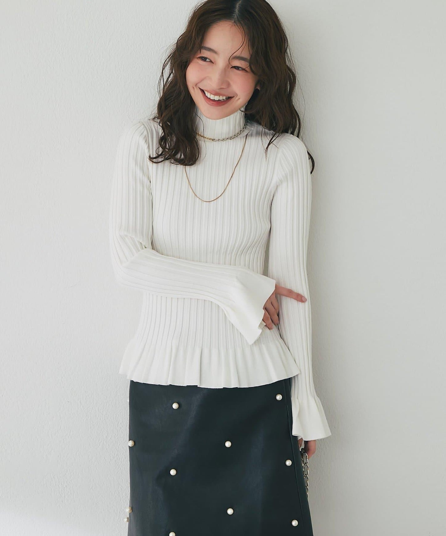 荷葉邊高領羅紋針織衫