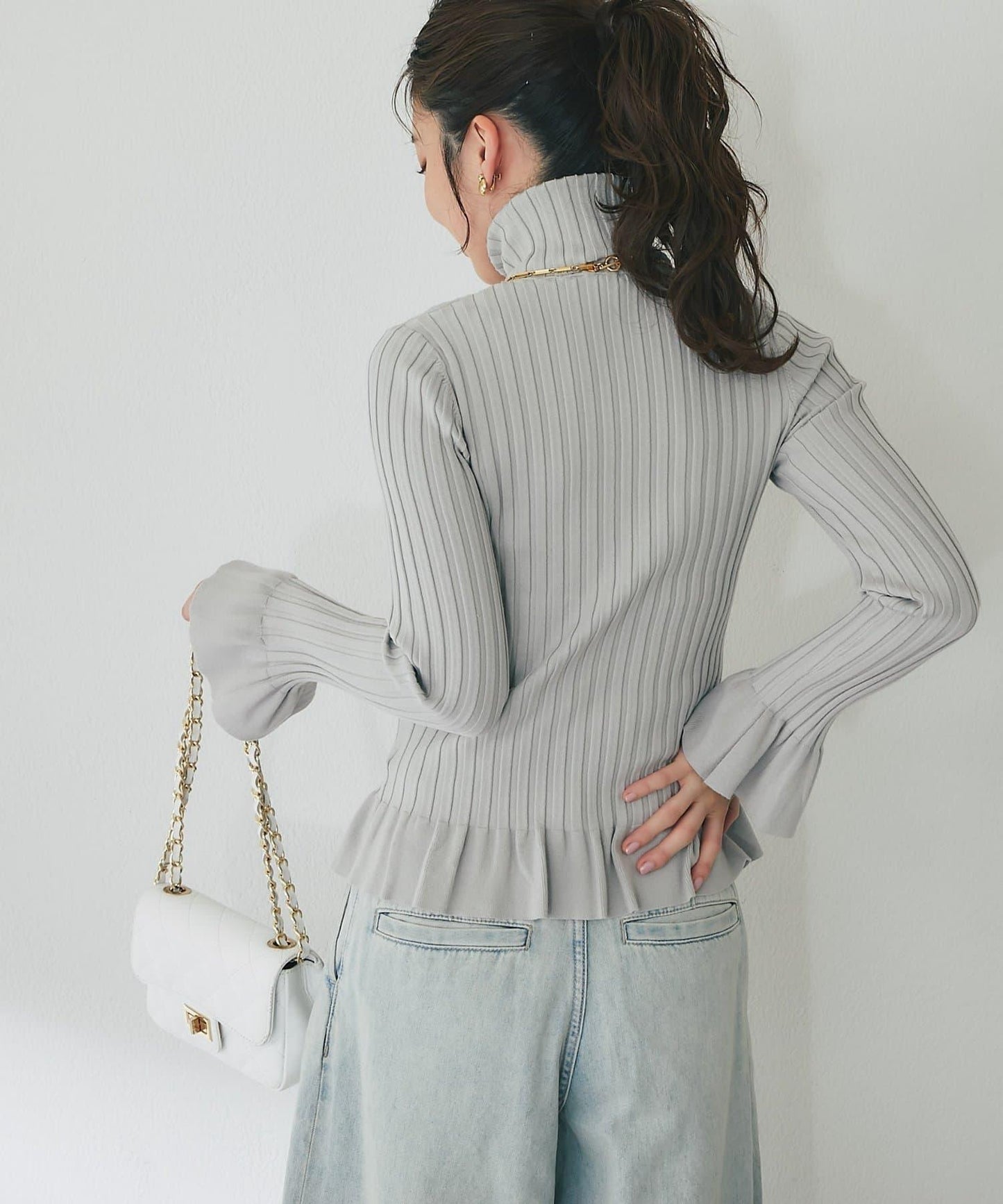 荷葉邊高領羅紋針織衫