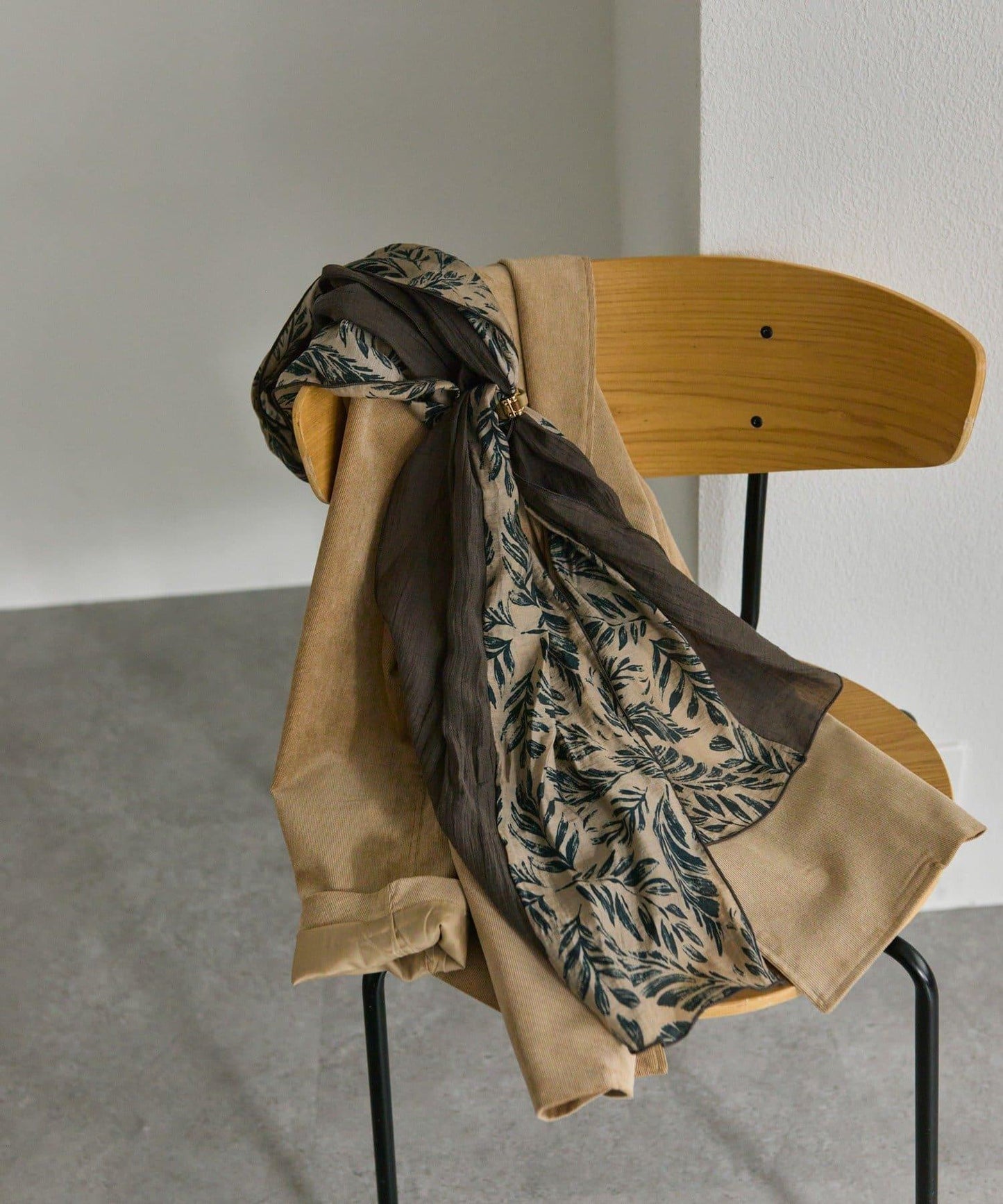 帶戒指拼色葉子圖案圍巾