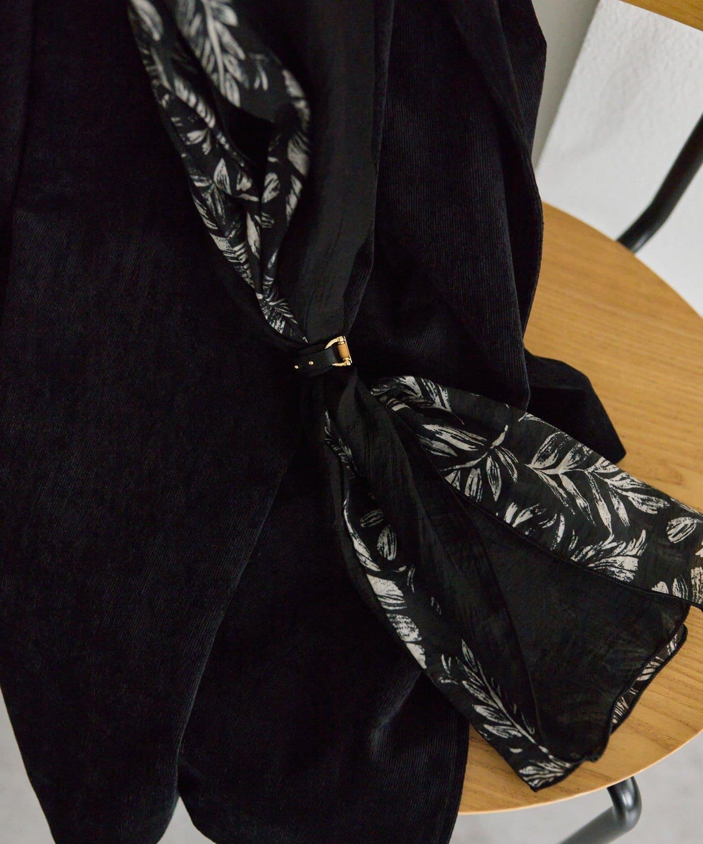 帶戒指拼色葉子圖案圍巾