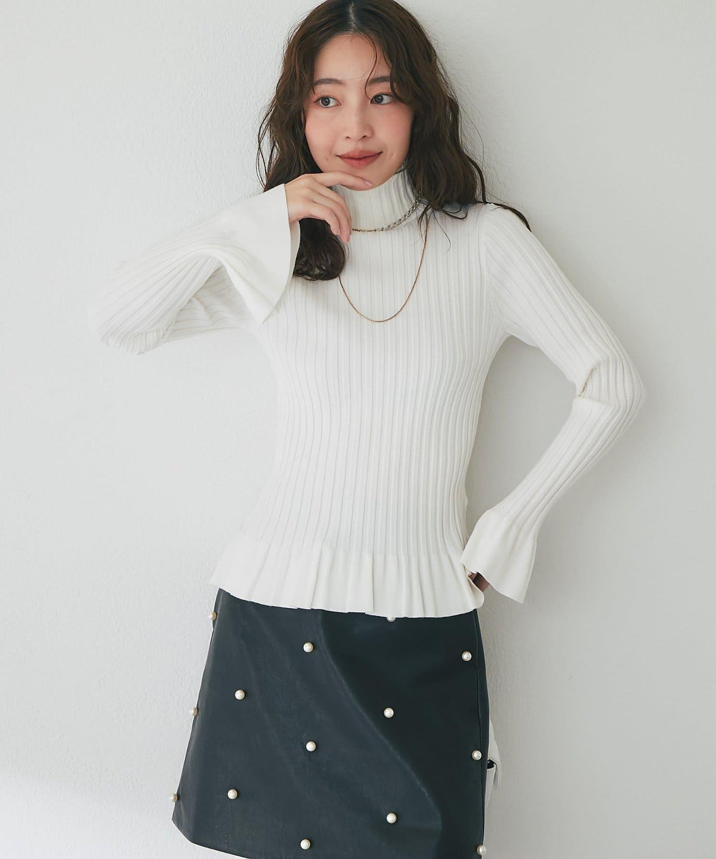 荷葉邊高領羅紋針織衫