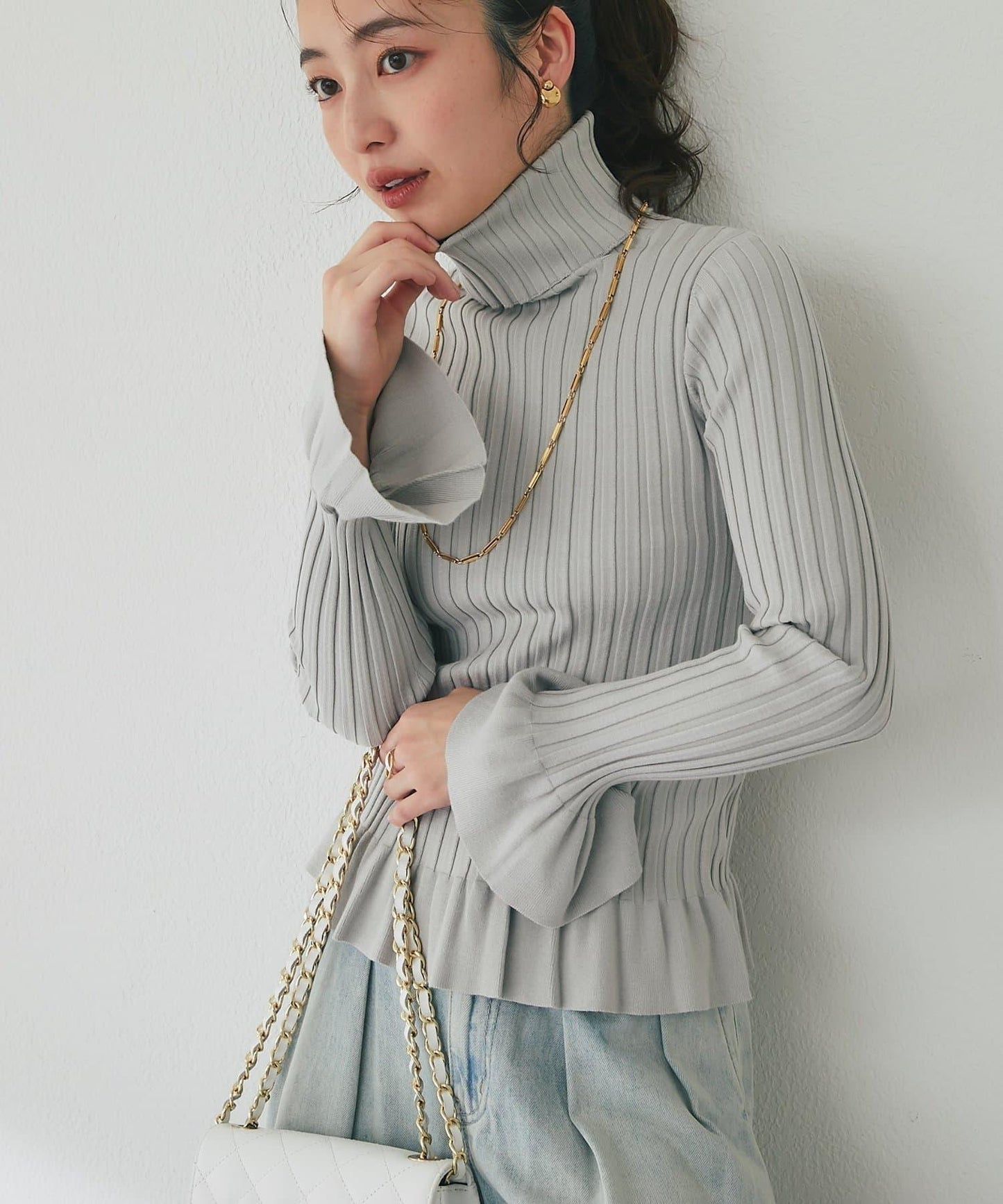 荷葉邊高領羅紋針織衫