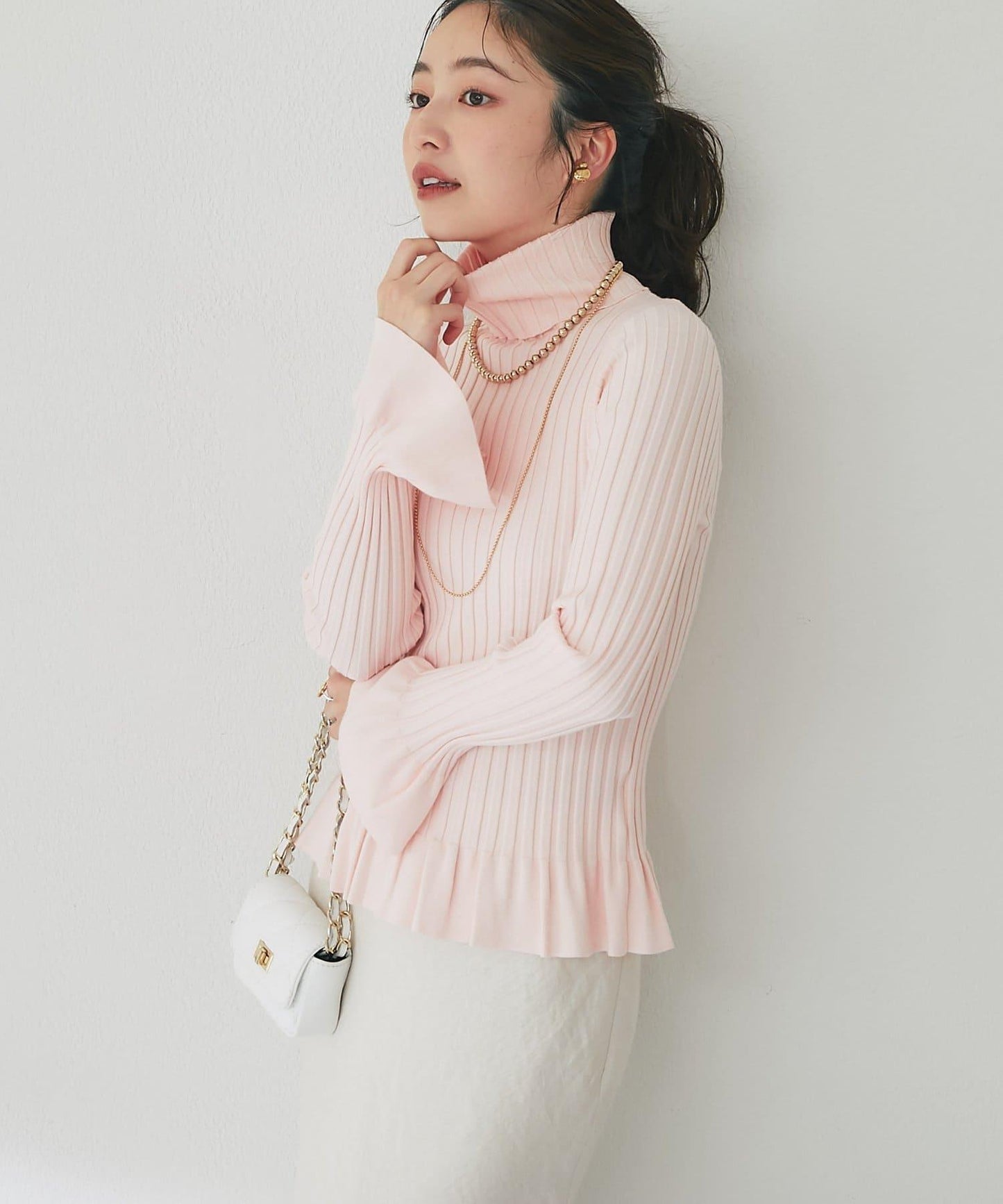 荷葉邊高領羅紋針織衫