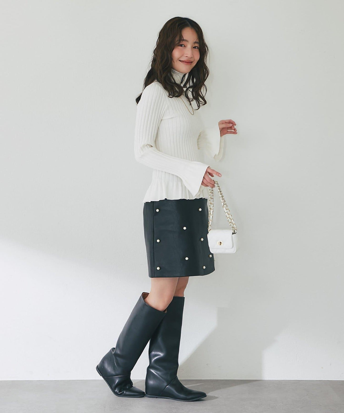 荷葉邊高領羅紋針織衫