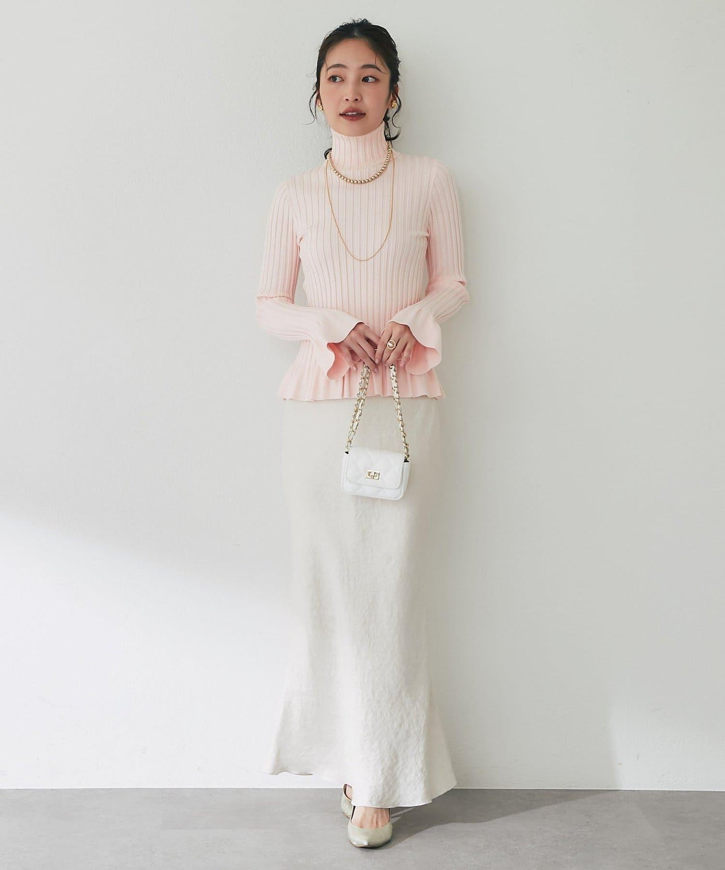 荷葉邊高領羅紋針織衫