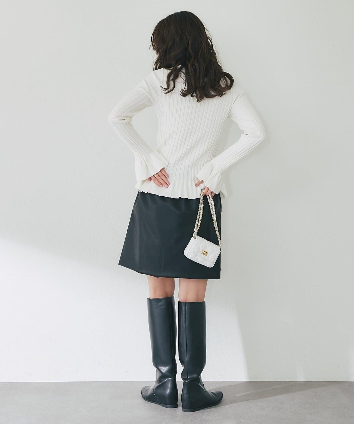 荷葉邊高領羅紋針織衫