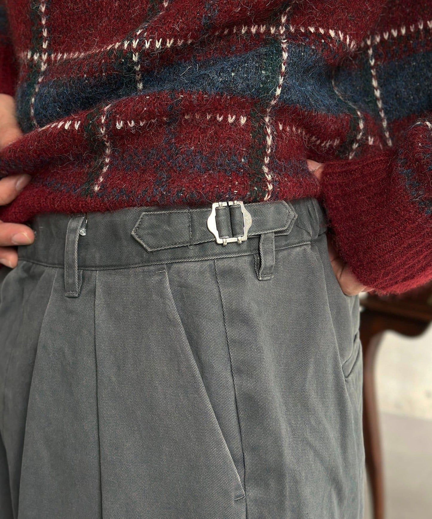 色素染斜紋寬鬆褶皺長褲