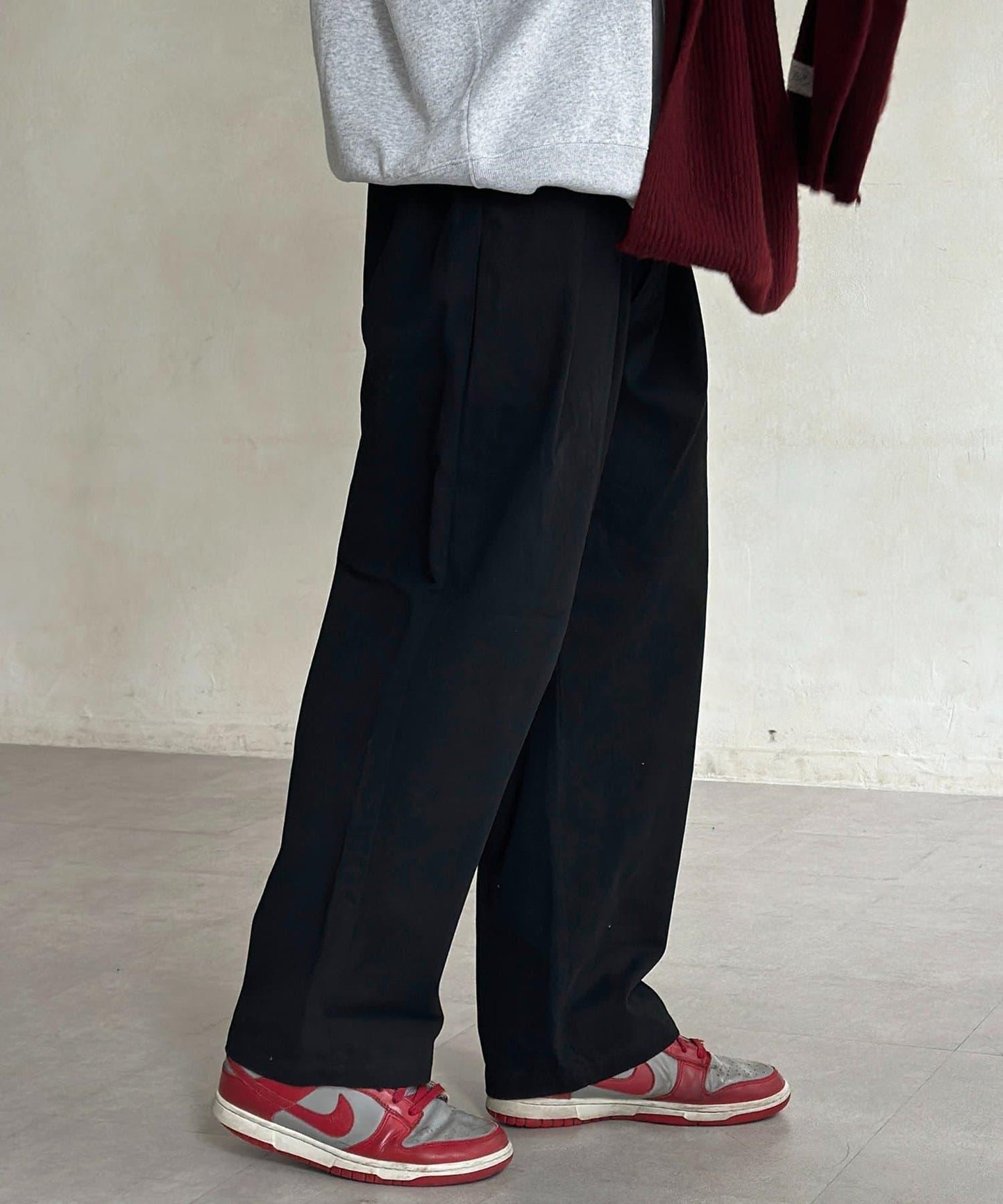 色素染斜紋寬鬆褶皺長褲