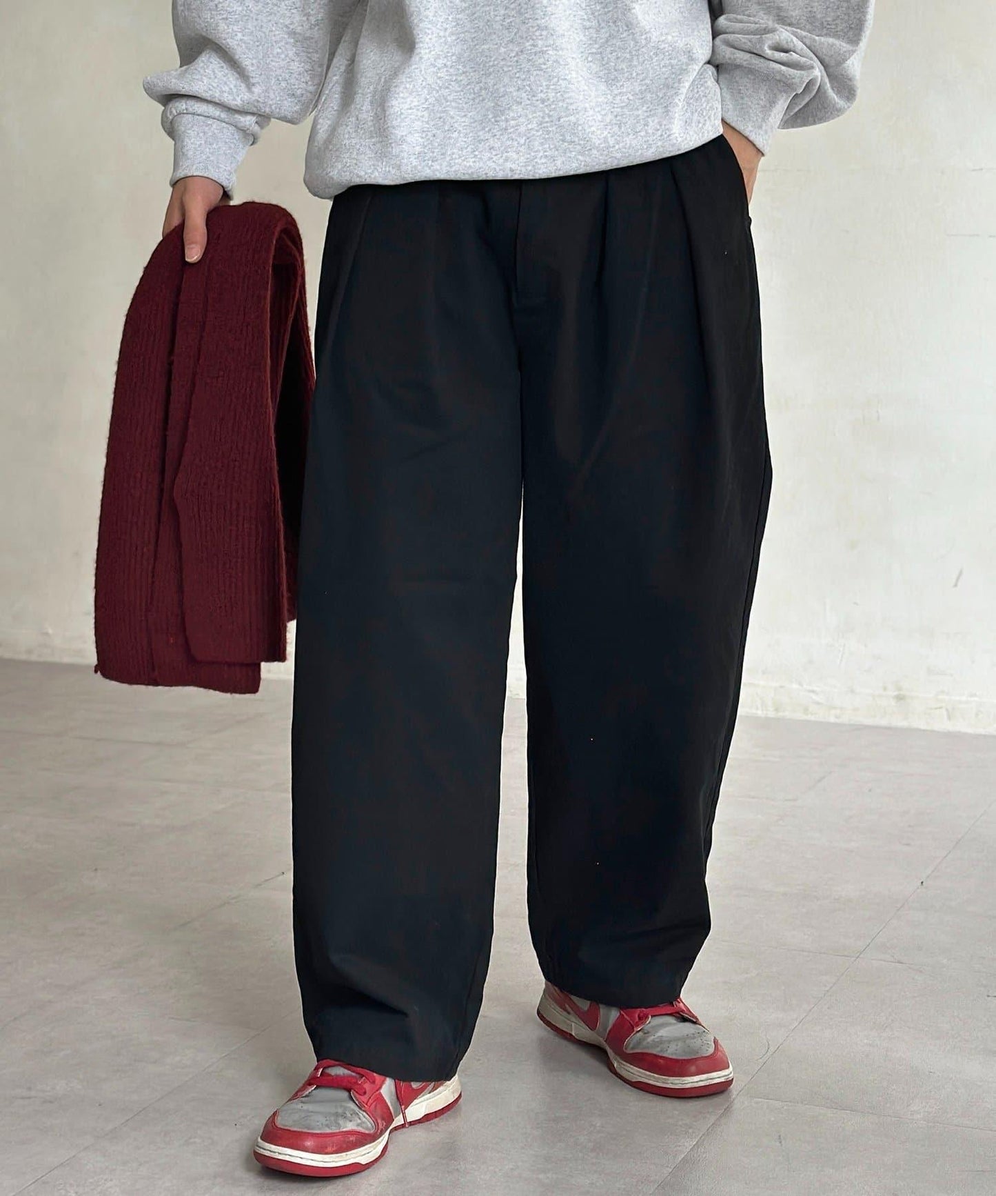 色素染斜紋寬鬆褶皺長褲