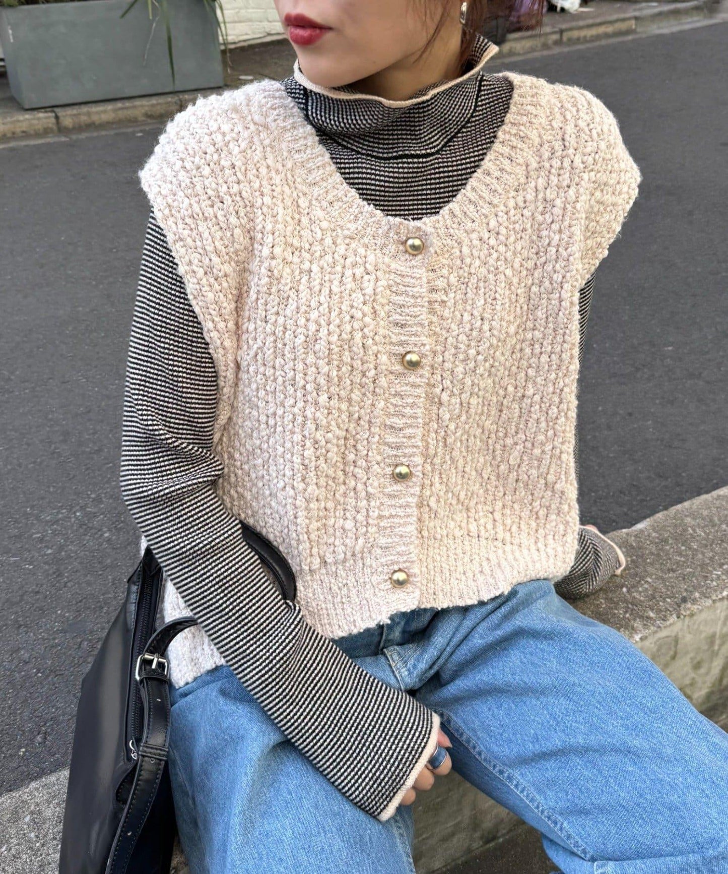 立體金色紐釦針織背心