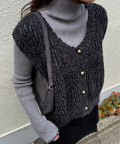 立體金色紐釦針織背心