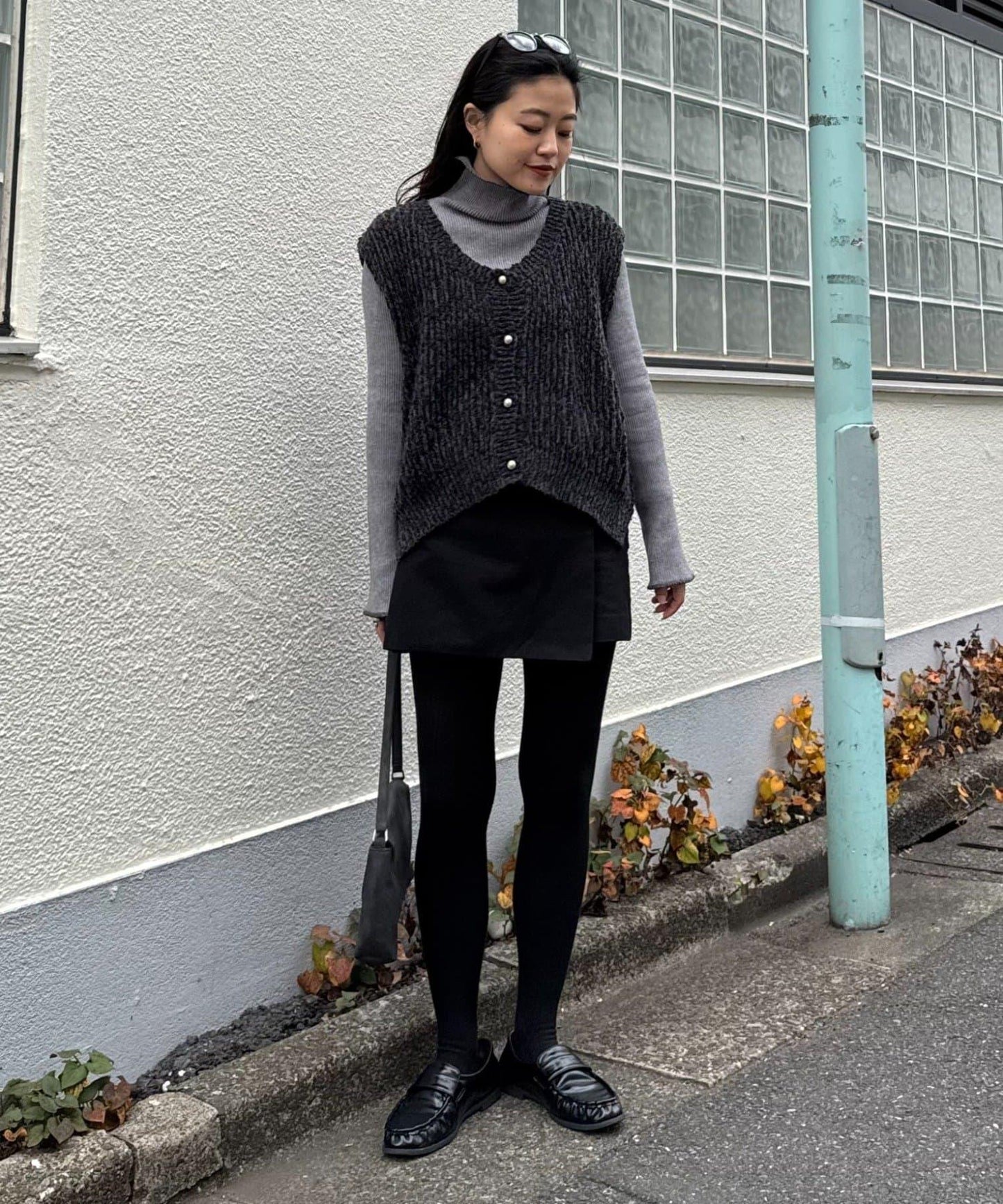 立體金色紐釦針織背心