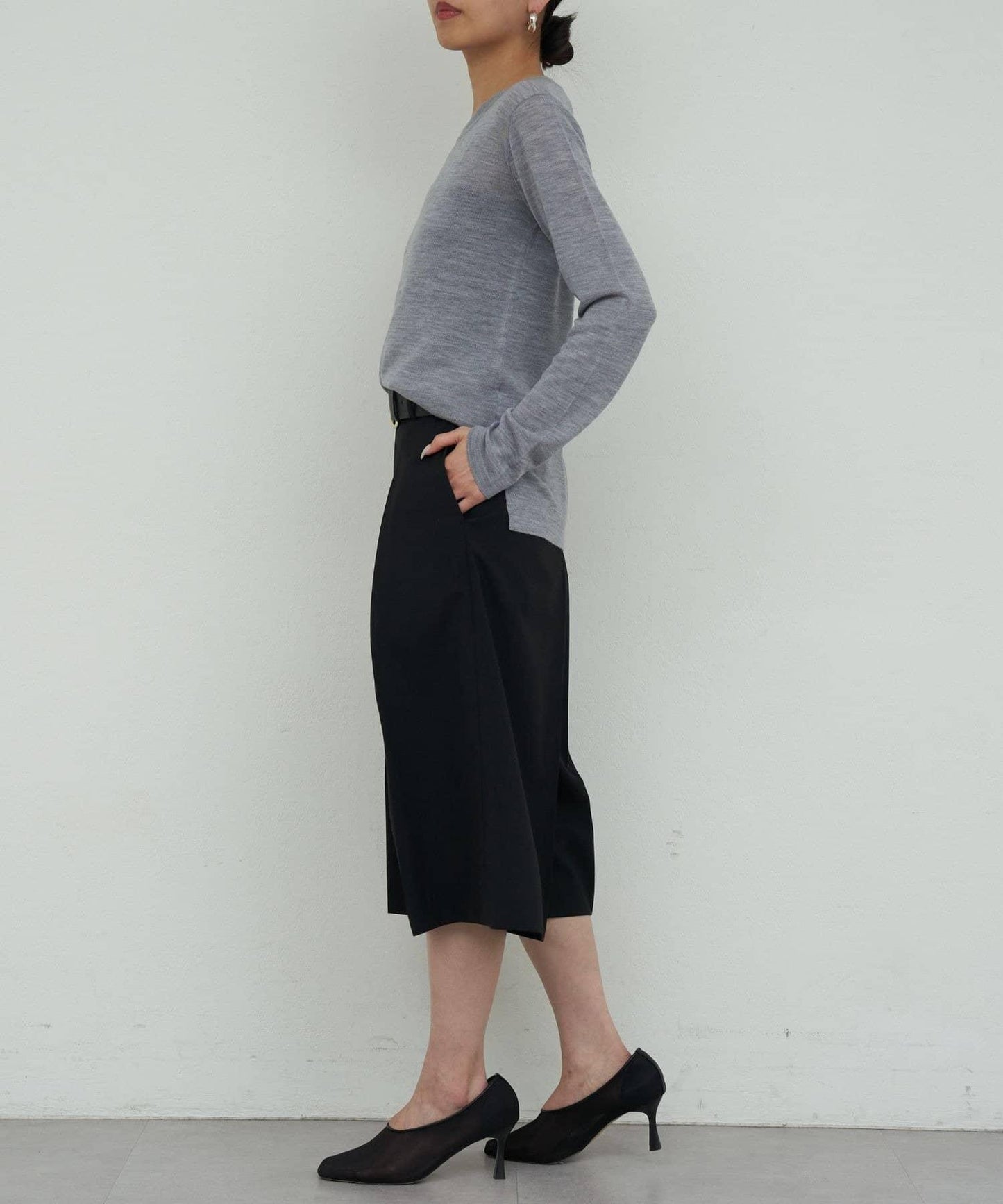 【HERITANOVUM】輕薄羊毛圓領針織衫