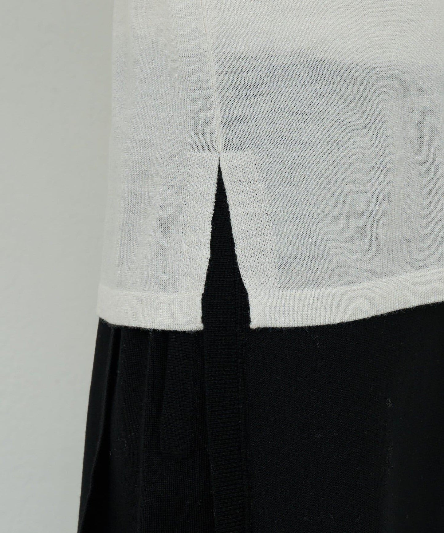 【HERITANOVUM】輕薄羊毛圓領針織衫