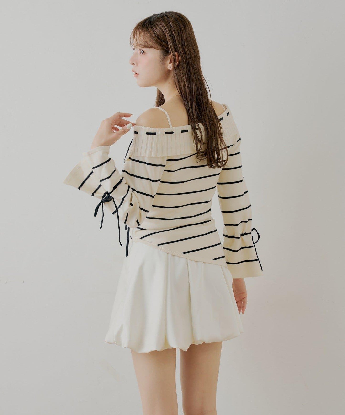 單肩針織衫+泡泡袖連衣裙套裝