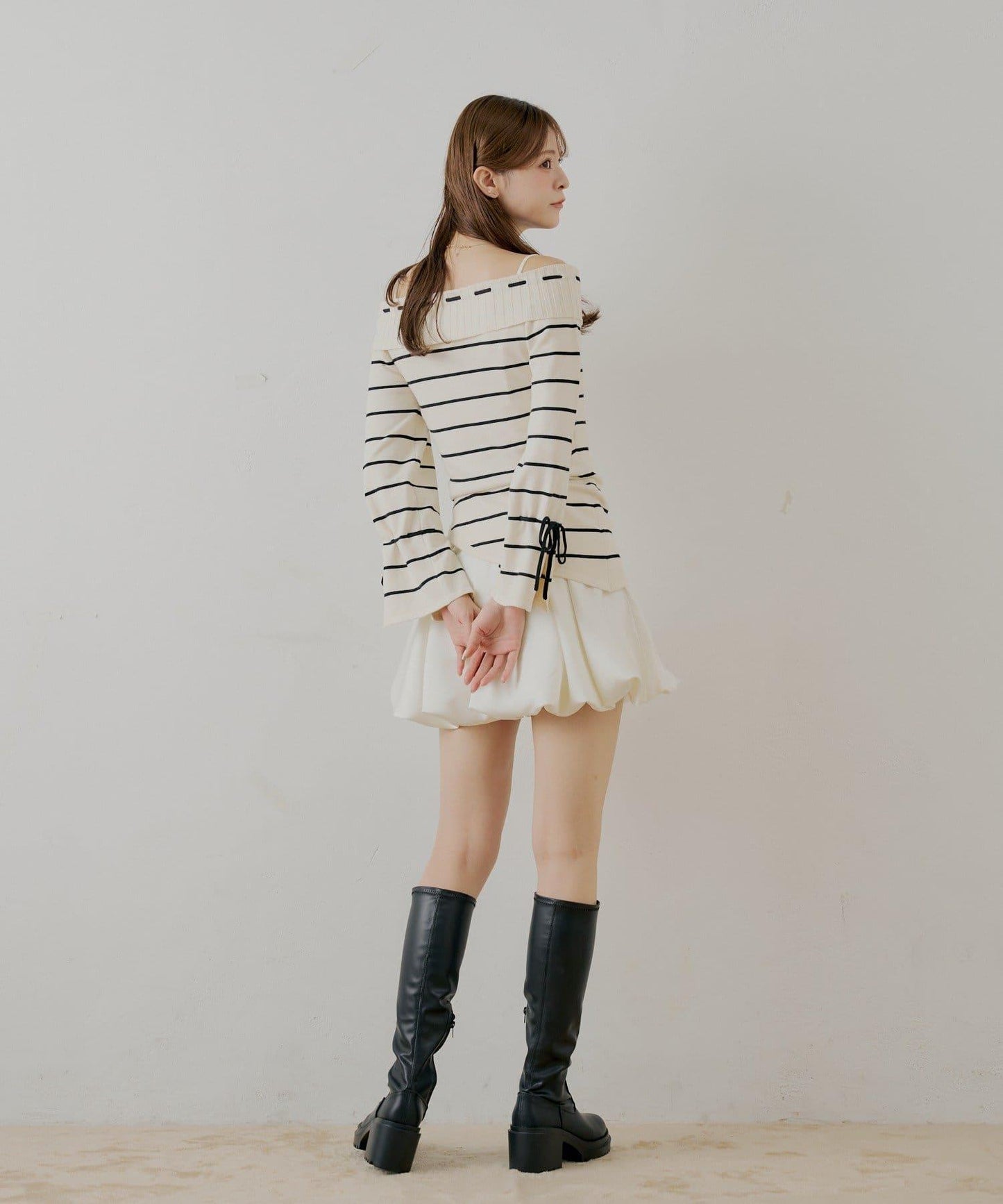 單肩針織衫+泡泡袖連衣裙套裝