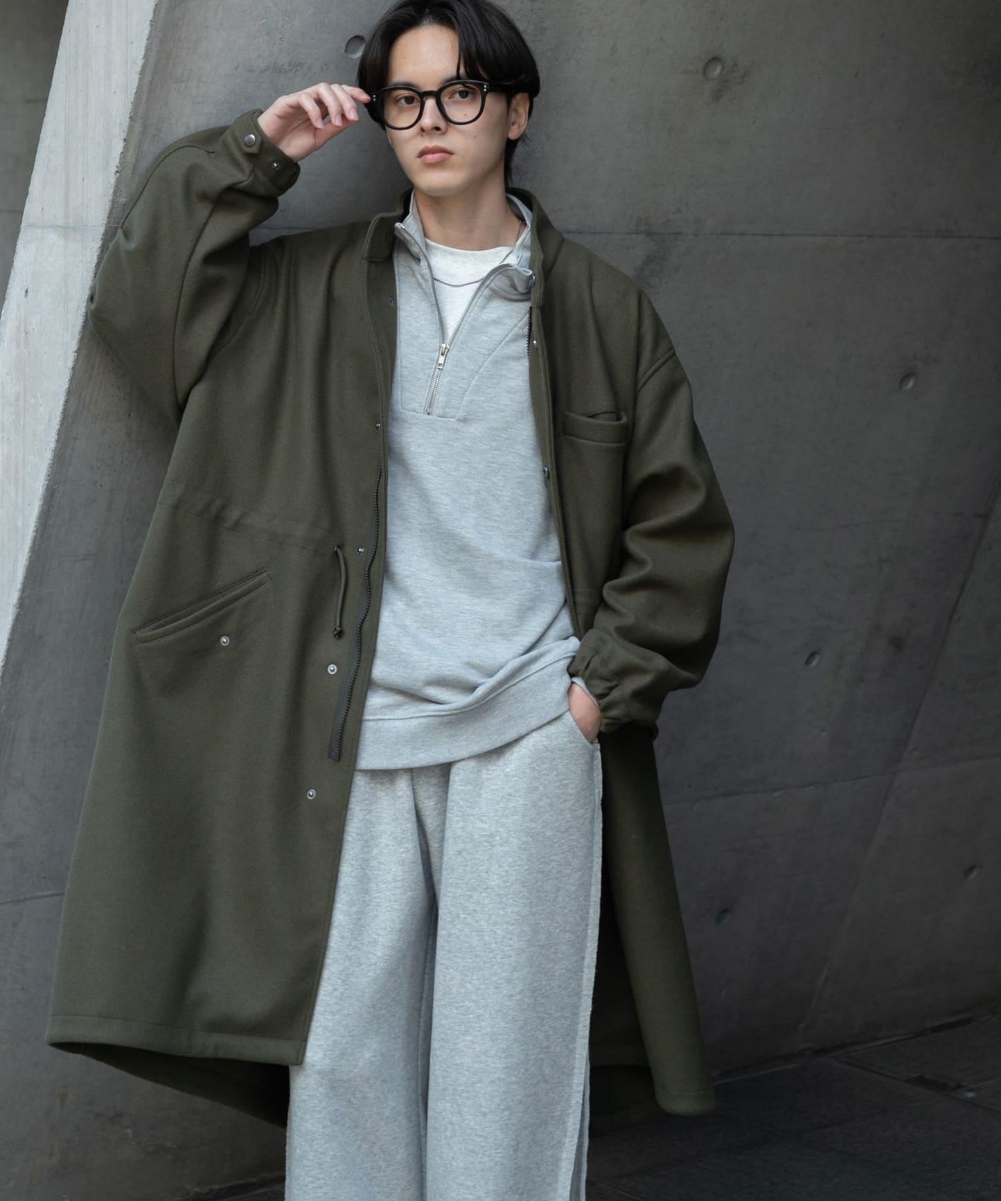 『UR TECH』剪裁呢料派克大衣