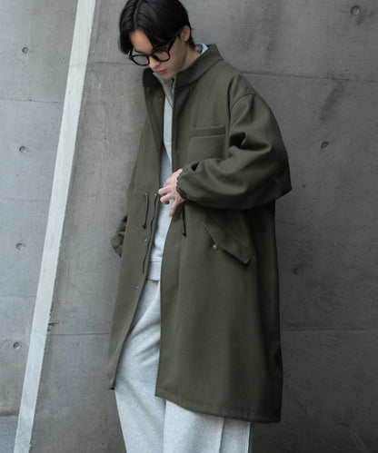 『UR TECH』剪裁呢料派克大衣