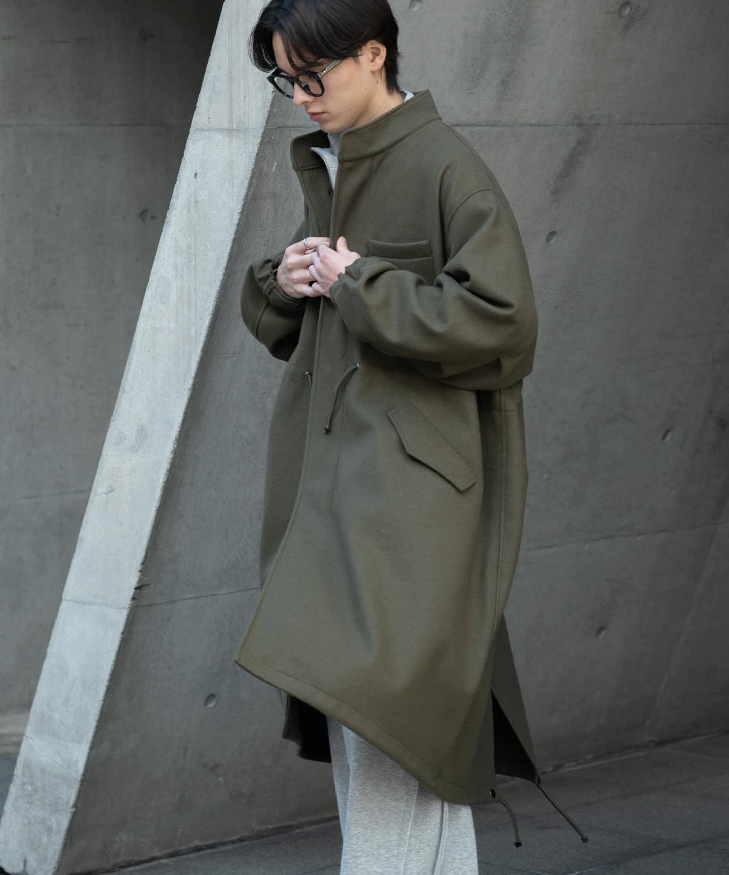 『UR TECH』剪裁呢料派克大衣