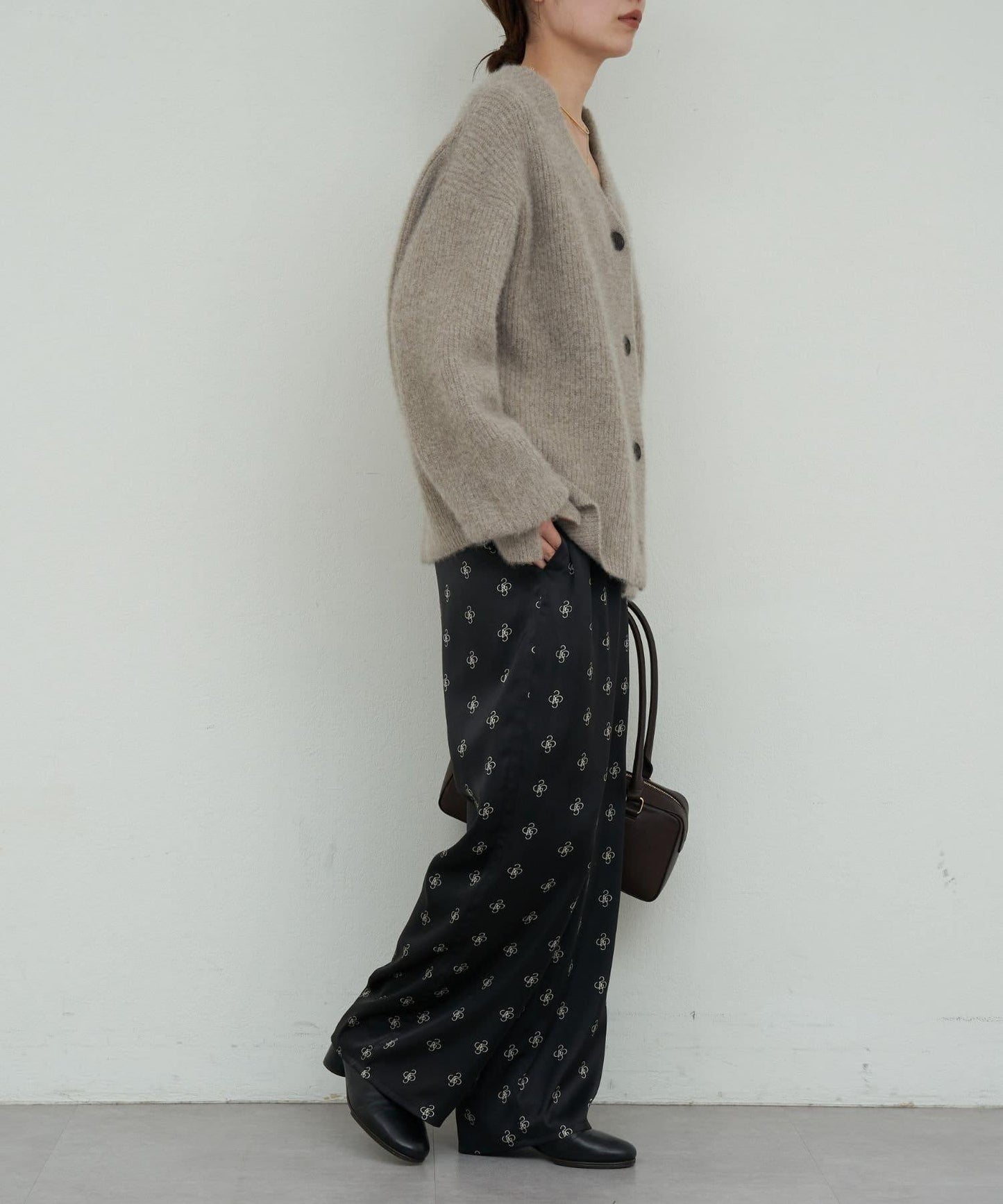 【近期開始】【可手洗】印花緞面長褲