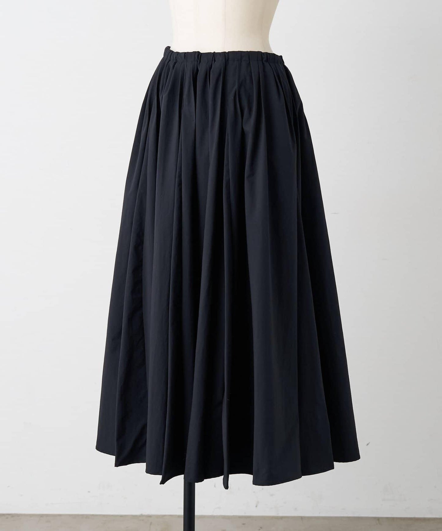 《近日開始》褶皺傘裙