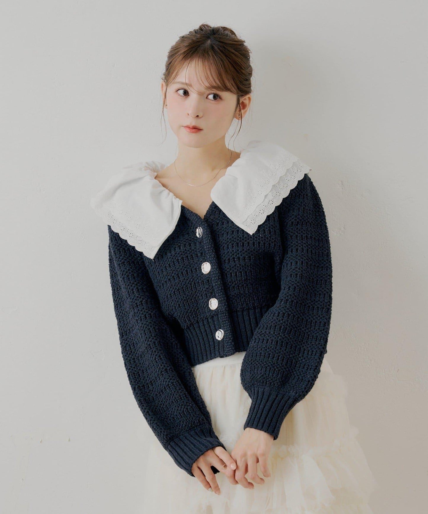 【SALON by Chico】雙層荷葉邊花紋針織開衫