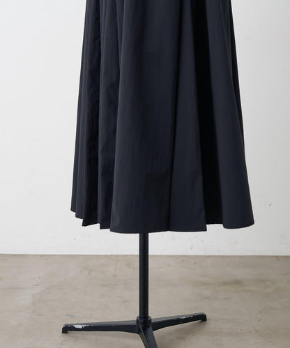 《近日開始》褶皺傘裙