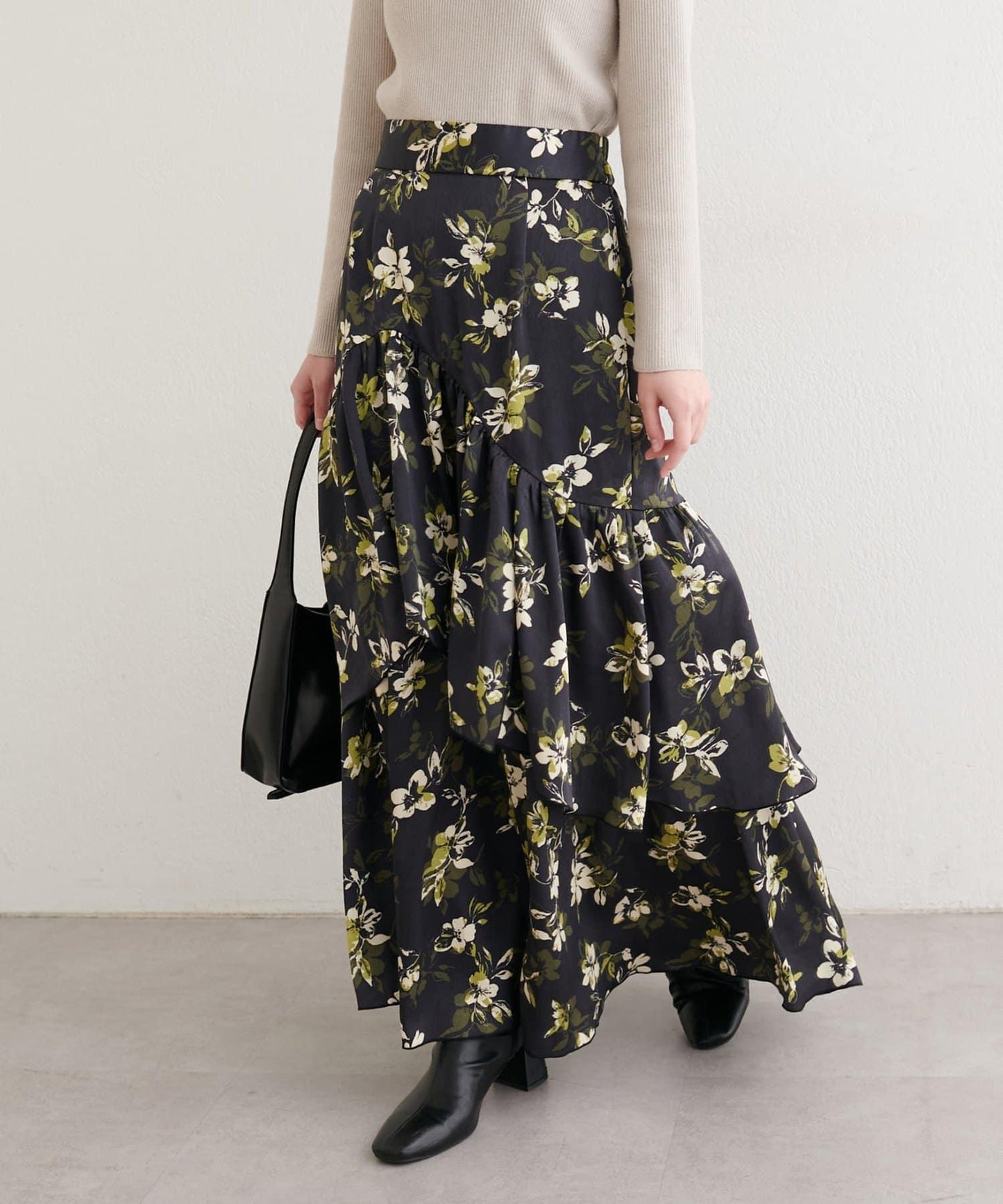 下襬包邊半身裙